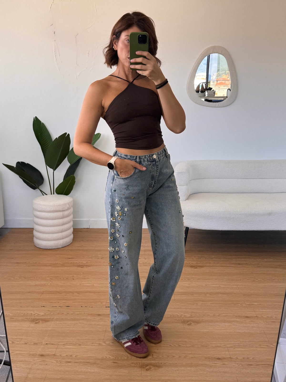 Jeans barrel con strass laterali