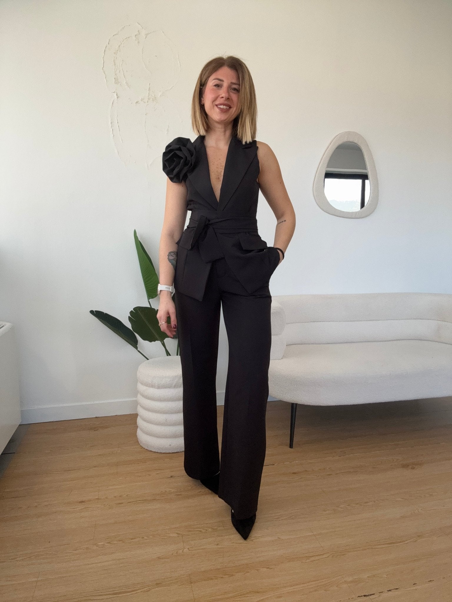 Tailleur gilet con spilla a fiore - G.Glamour