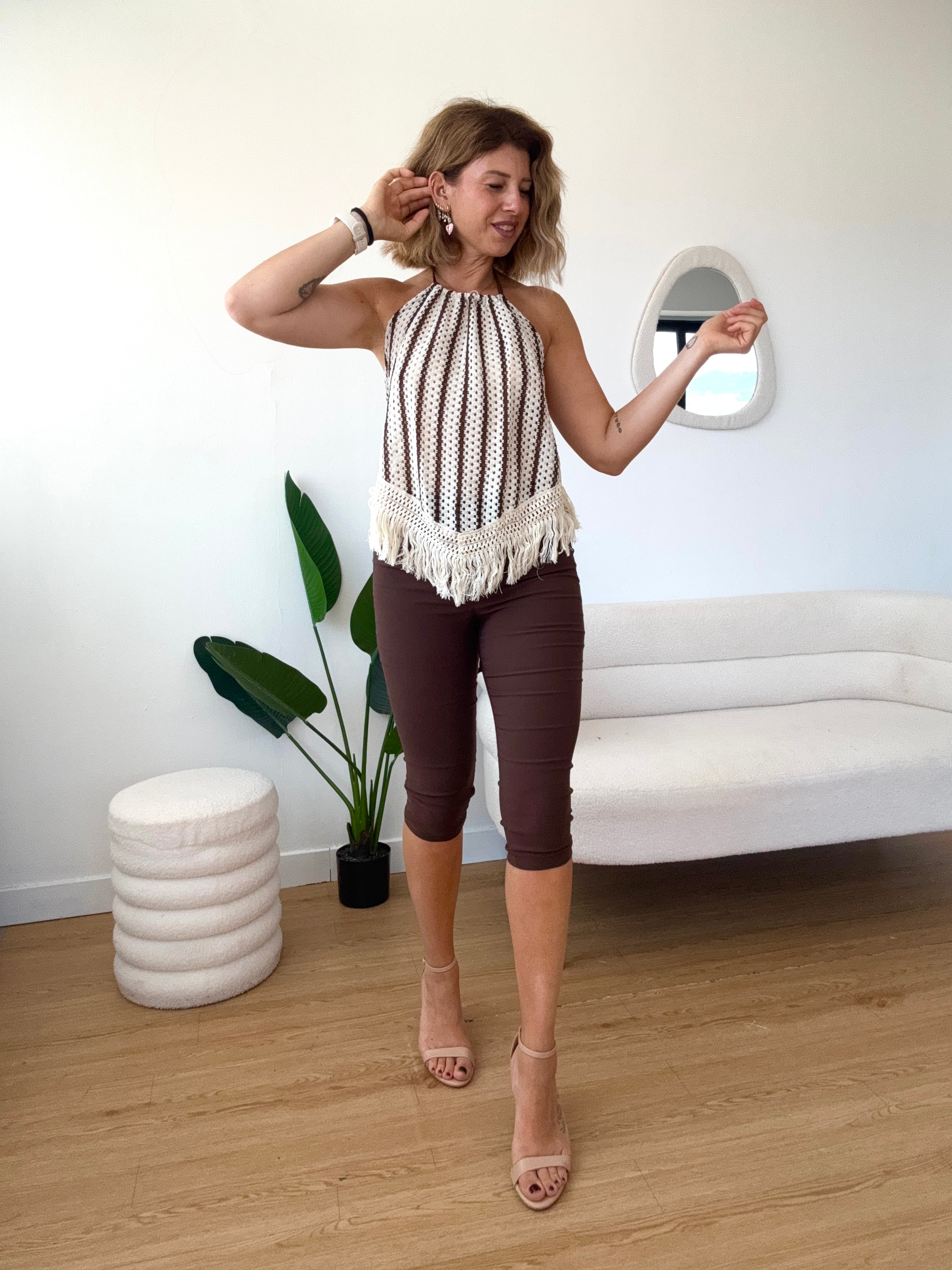 Pantaloni capri marroni by Lumina