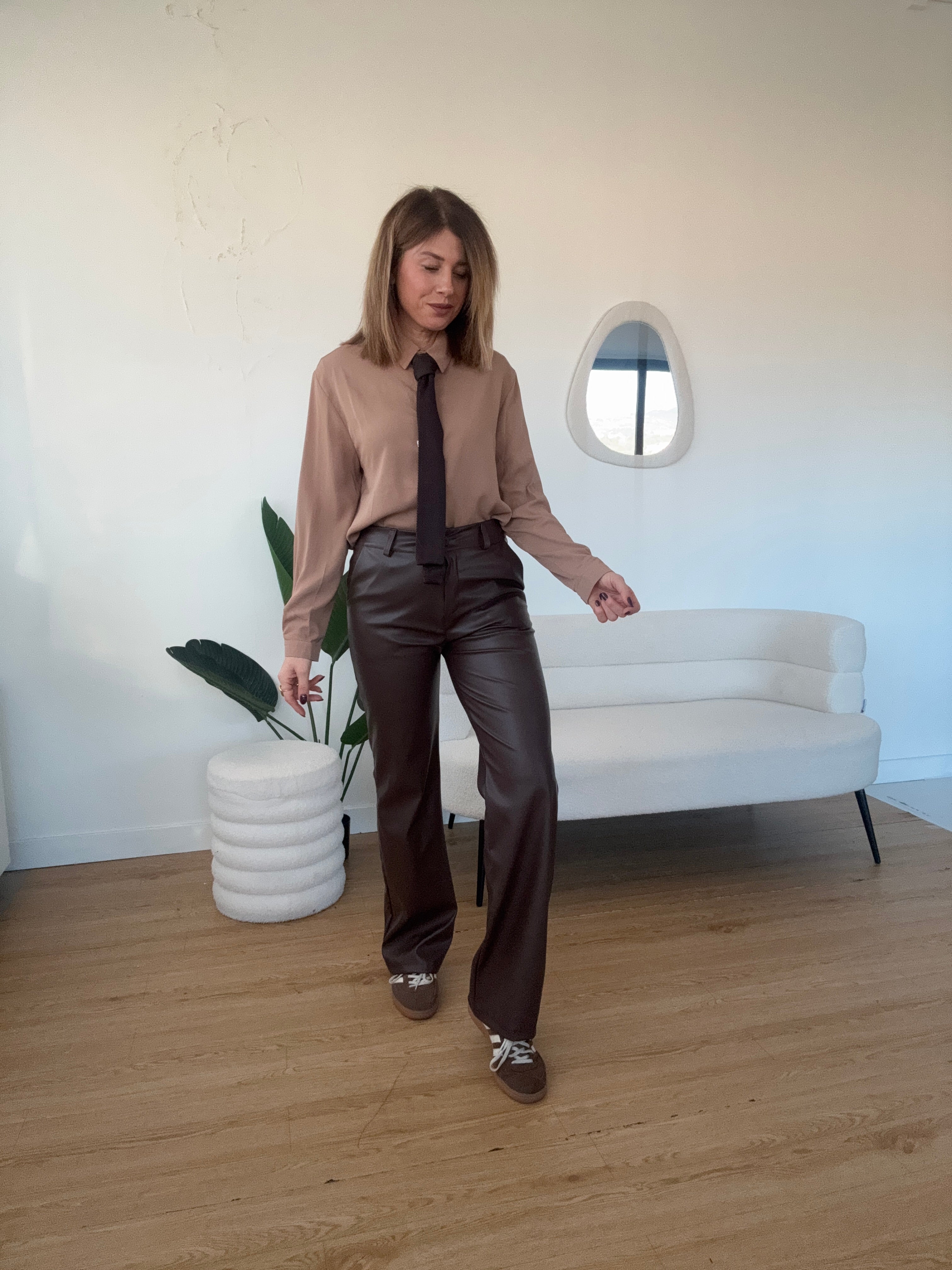 Pantaloni in ecopelle a palazzo