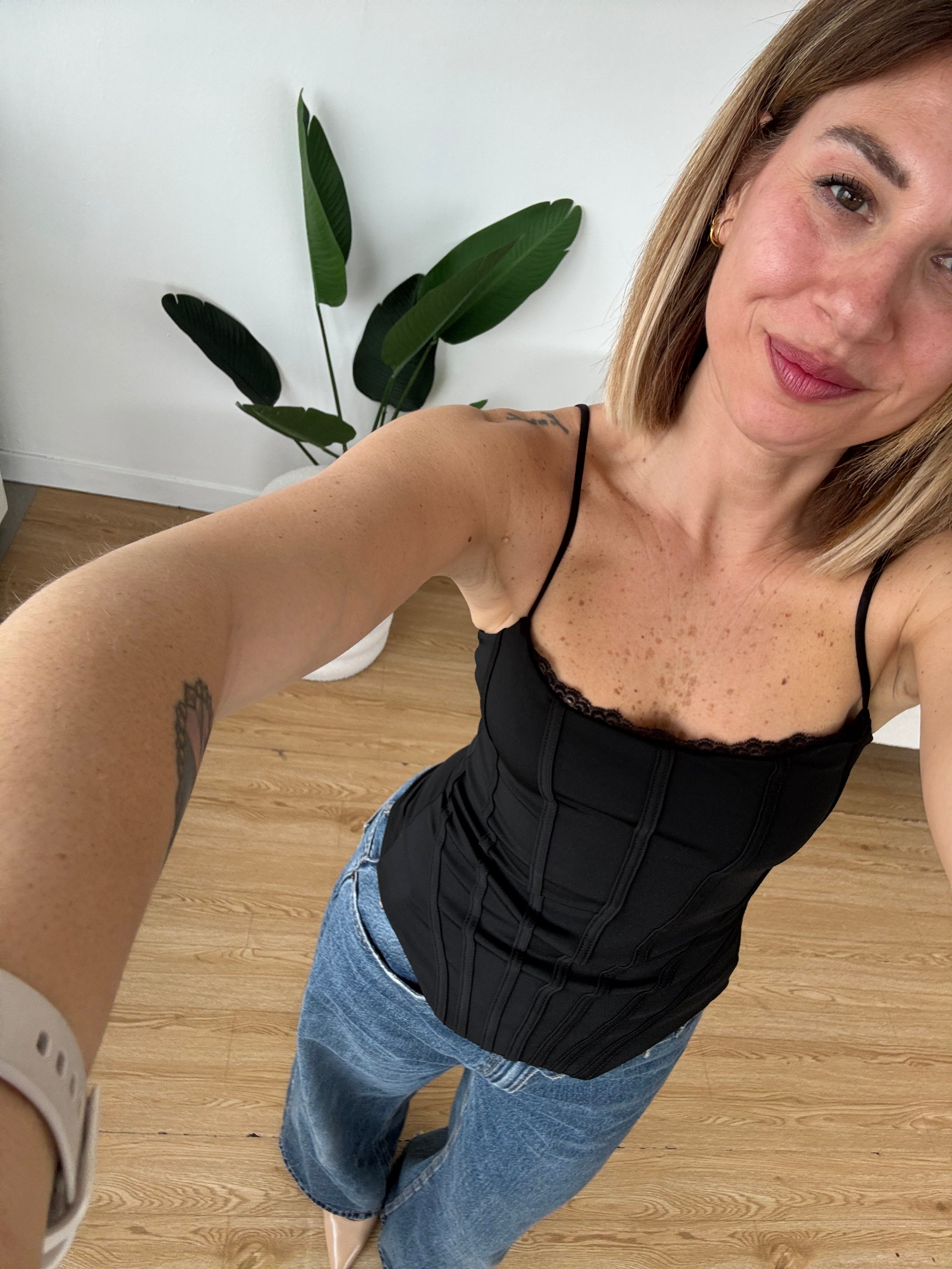 Top modello corpetto con merletto