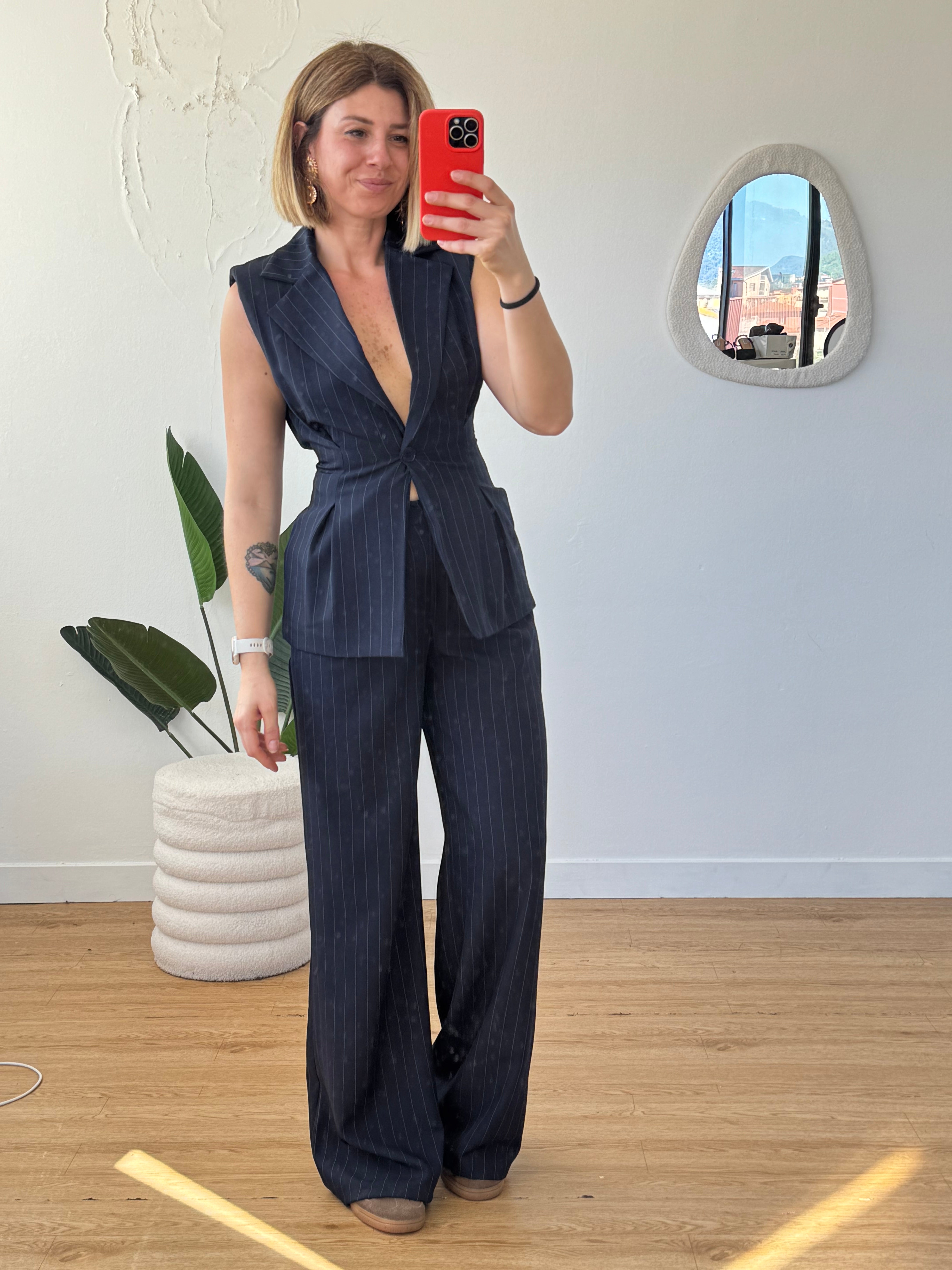 Completo con gilet gessato