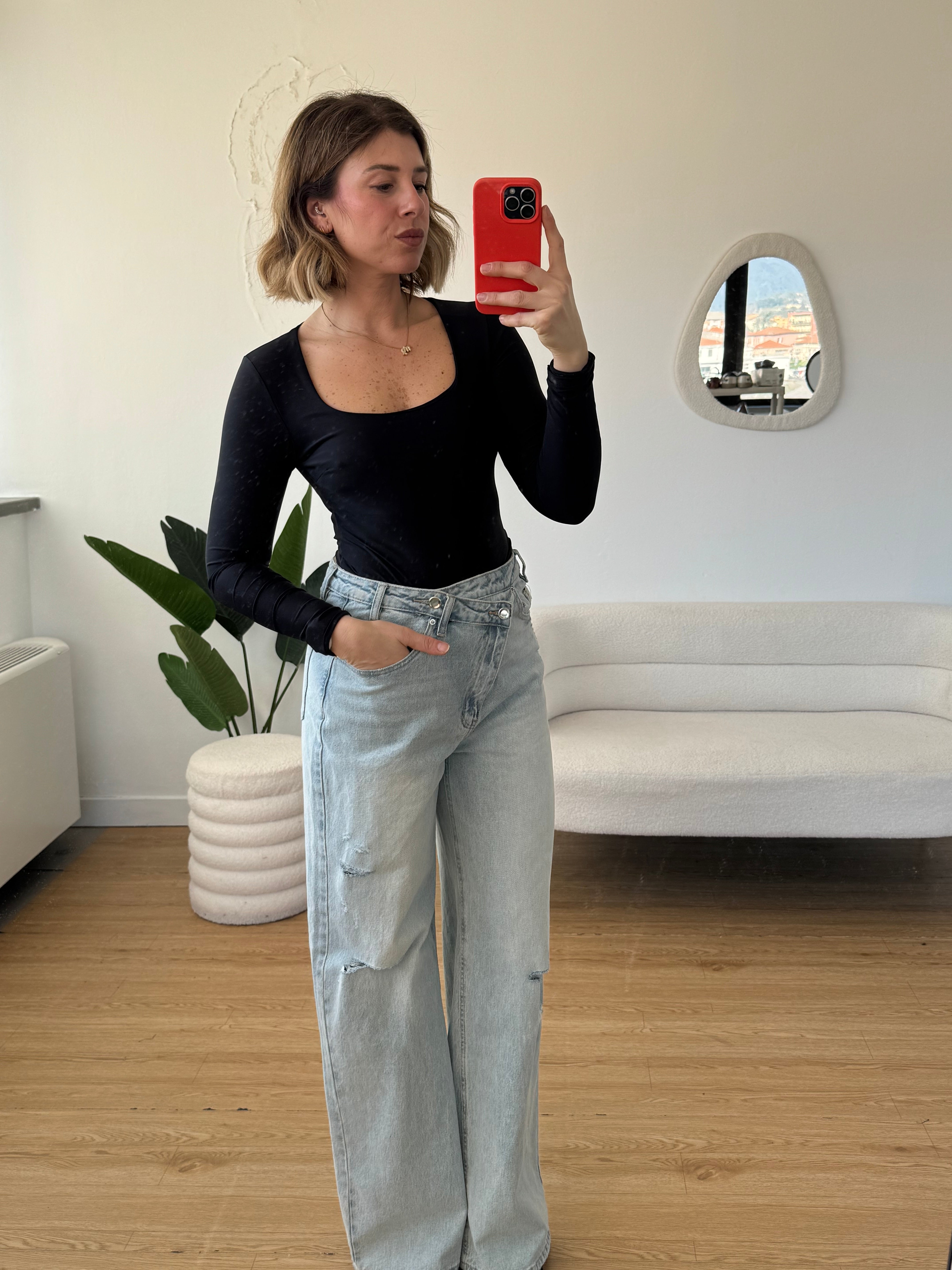 Body scollo leggermente squadrato