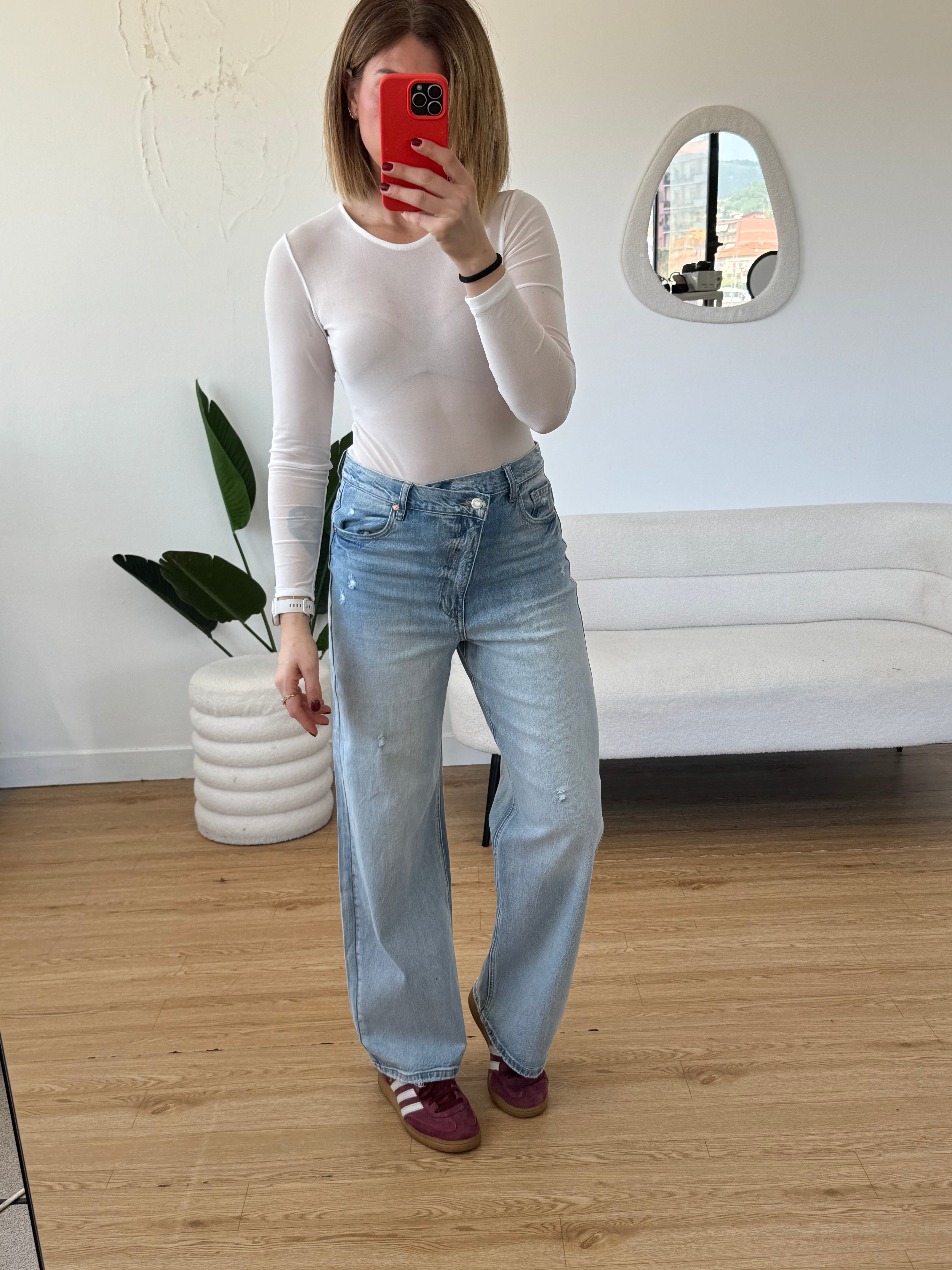 Jeans wide leg chiusura asimmetrica elasticizzato