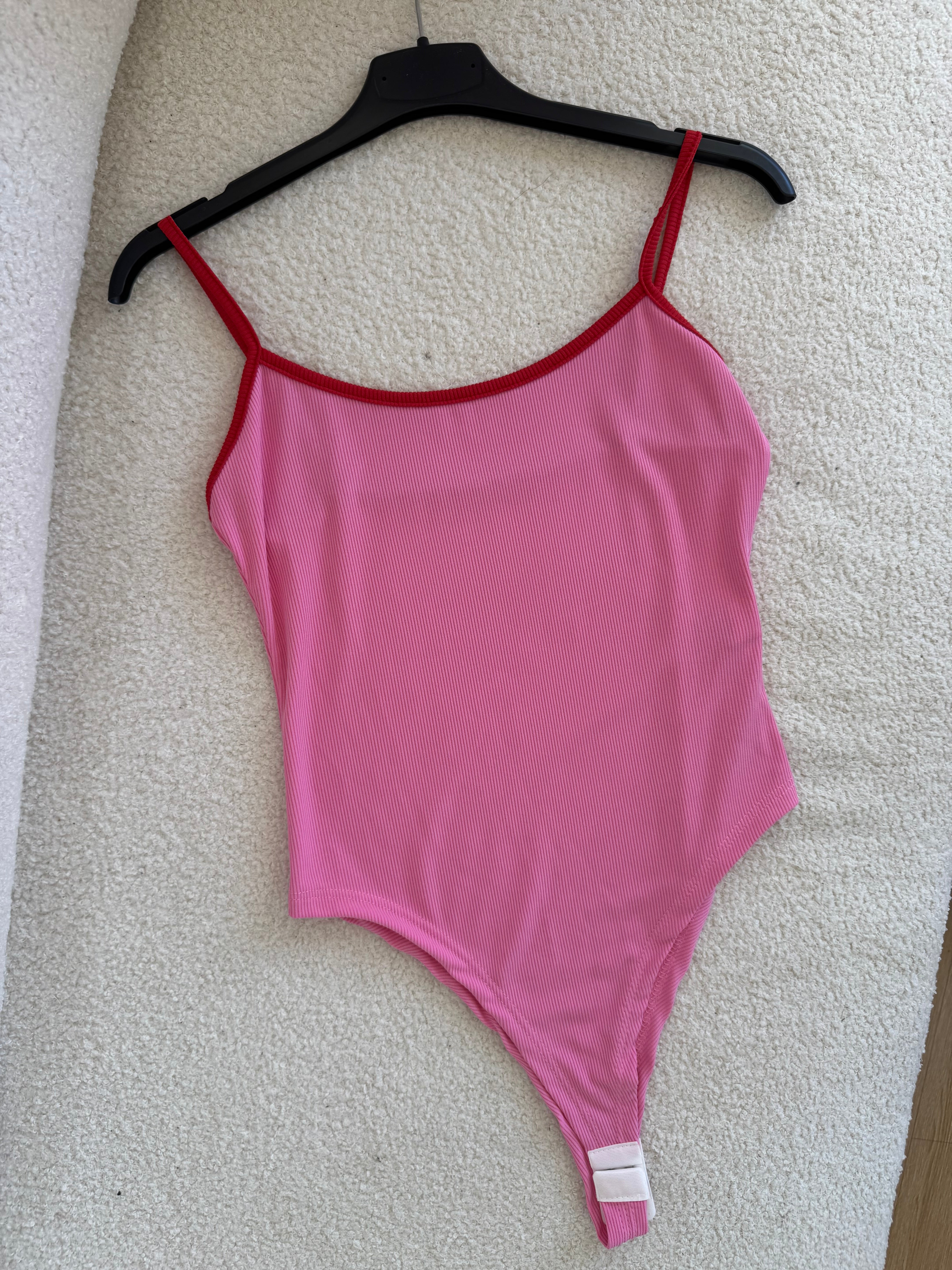 Body costine con bordi a contrasto
