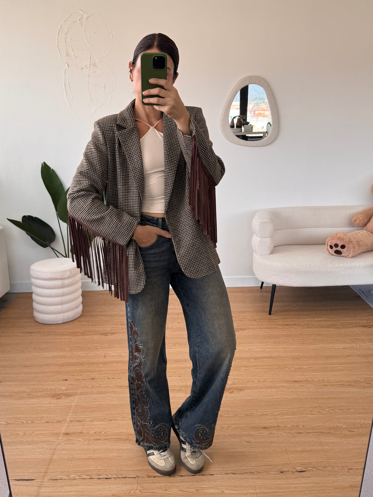 Jeans wide leg con ricami laterali in ecopelle
