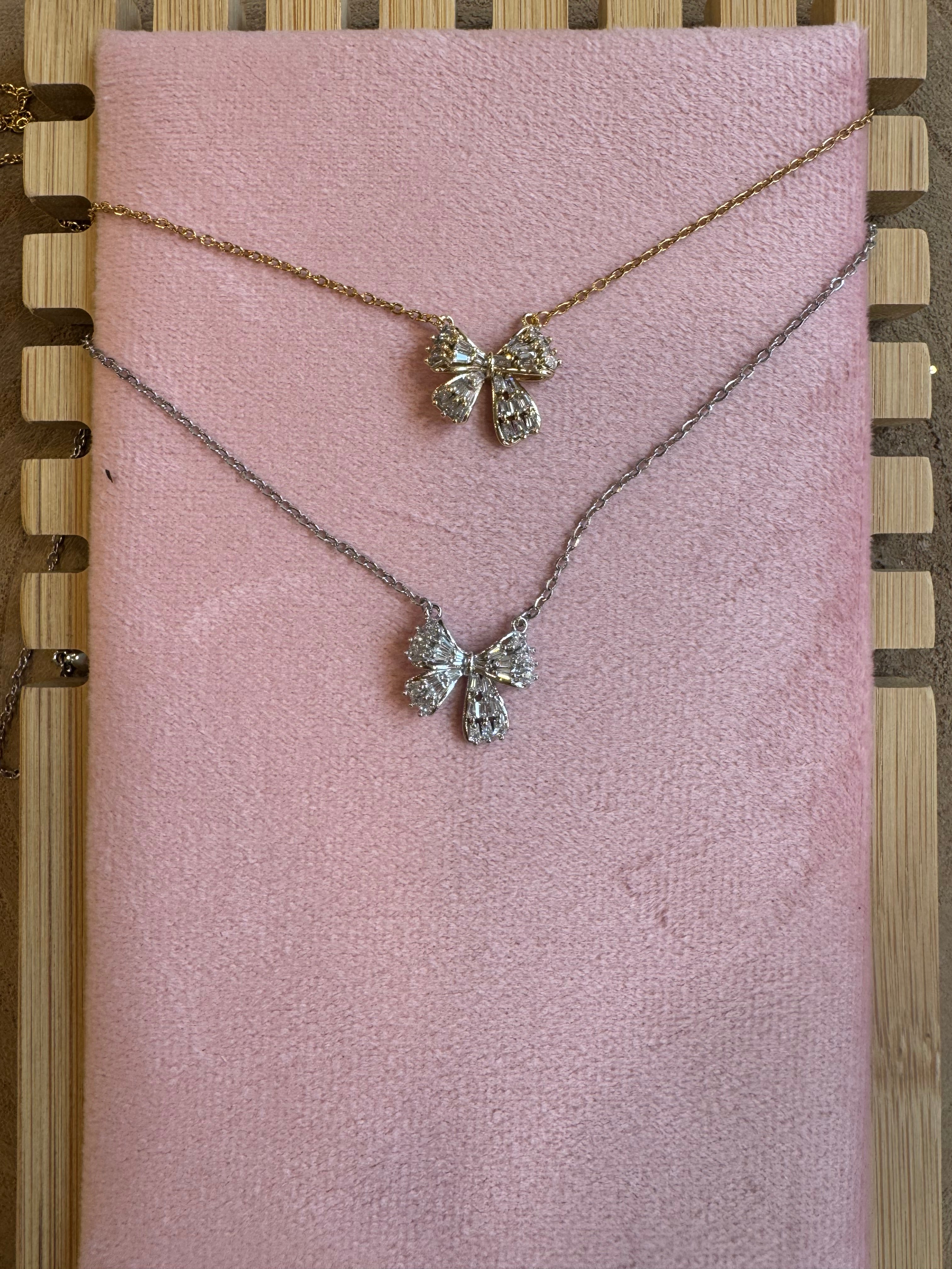 Collana ciondolo fiocco con strass