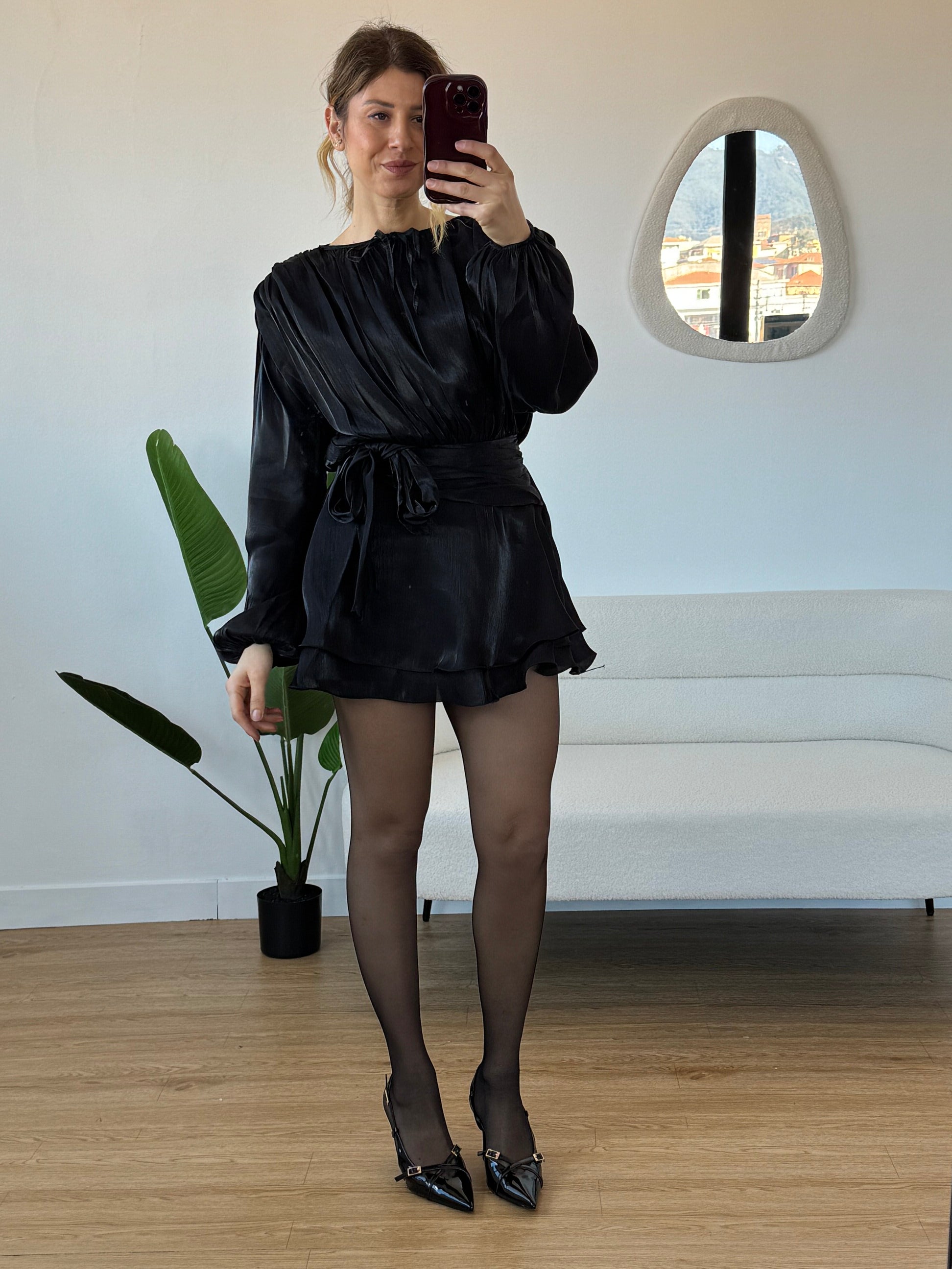 Abito spalline e gonna volant