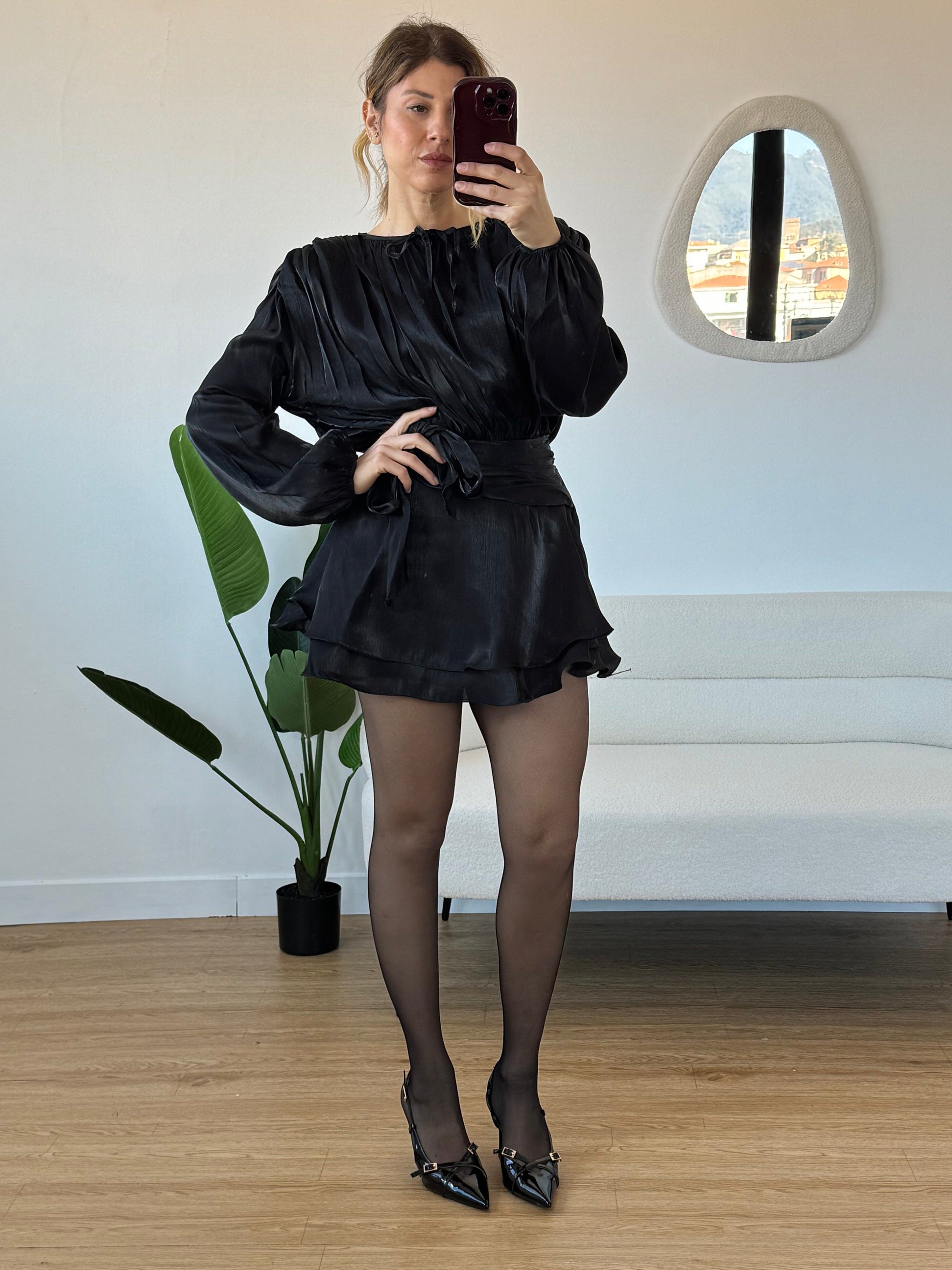 Abito spalline e gonna volant