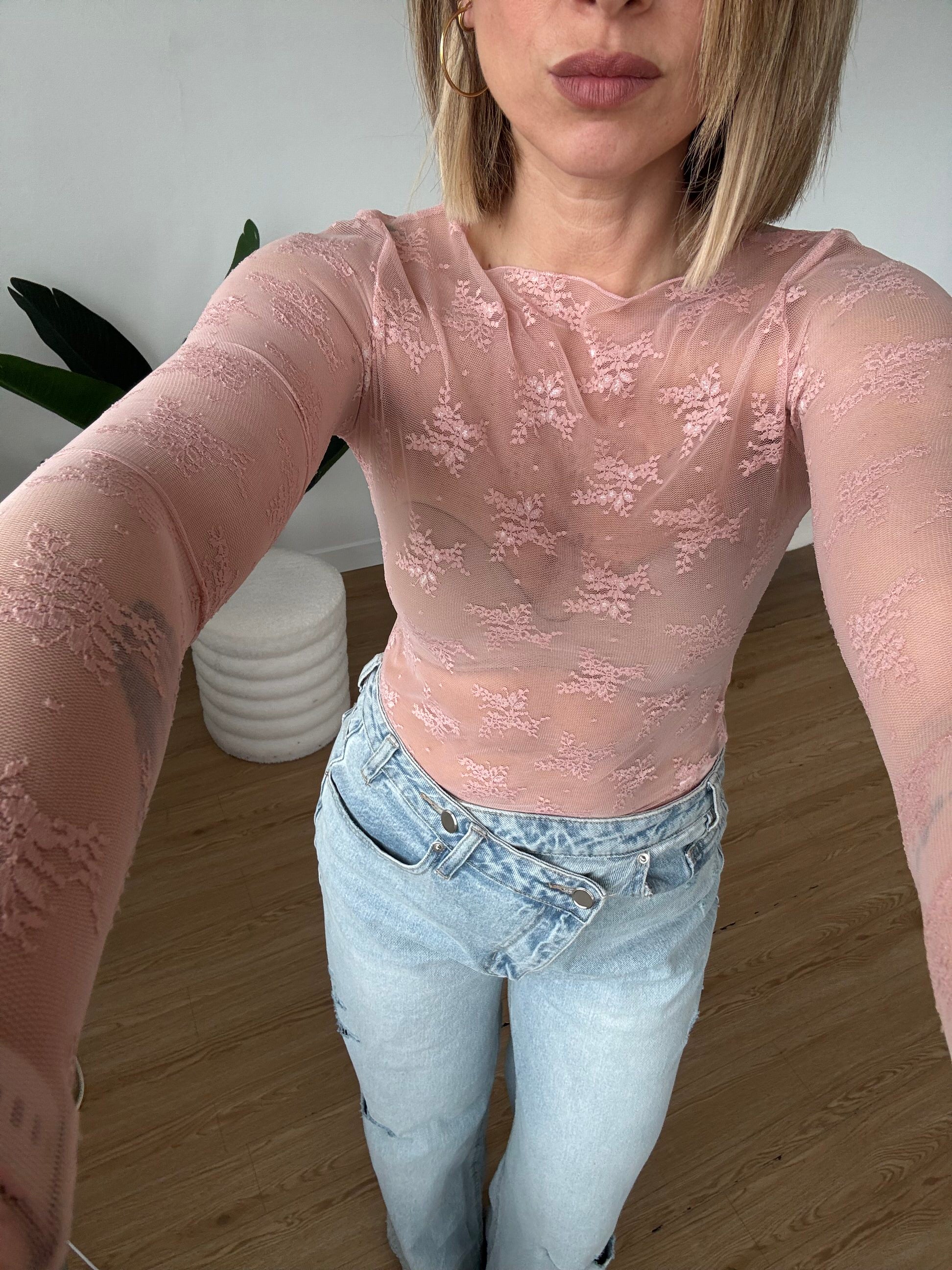 Top in pizzo scollo tondo