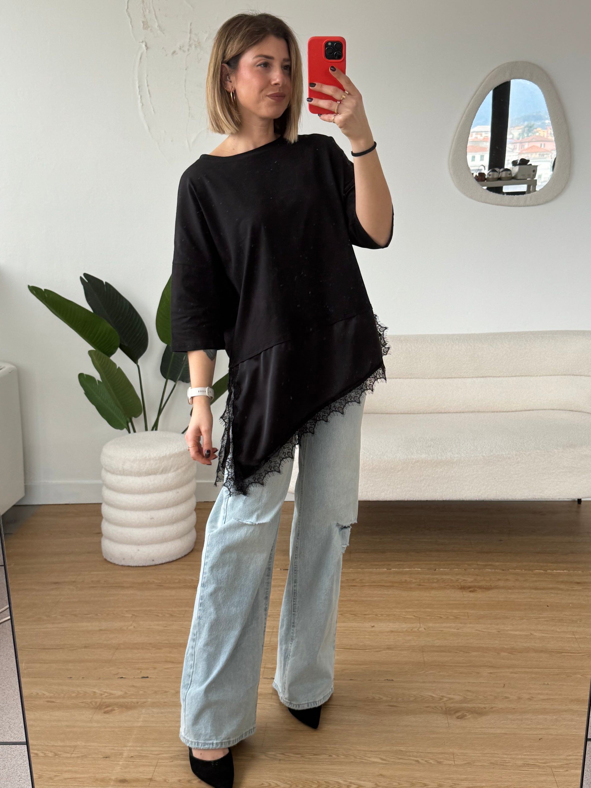 T-Shirt in cotone con balza effetto seta asimmetrica