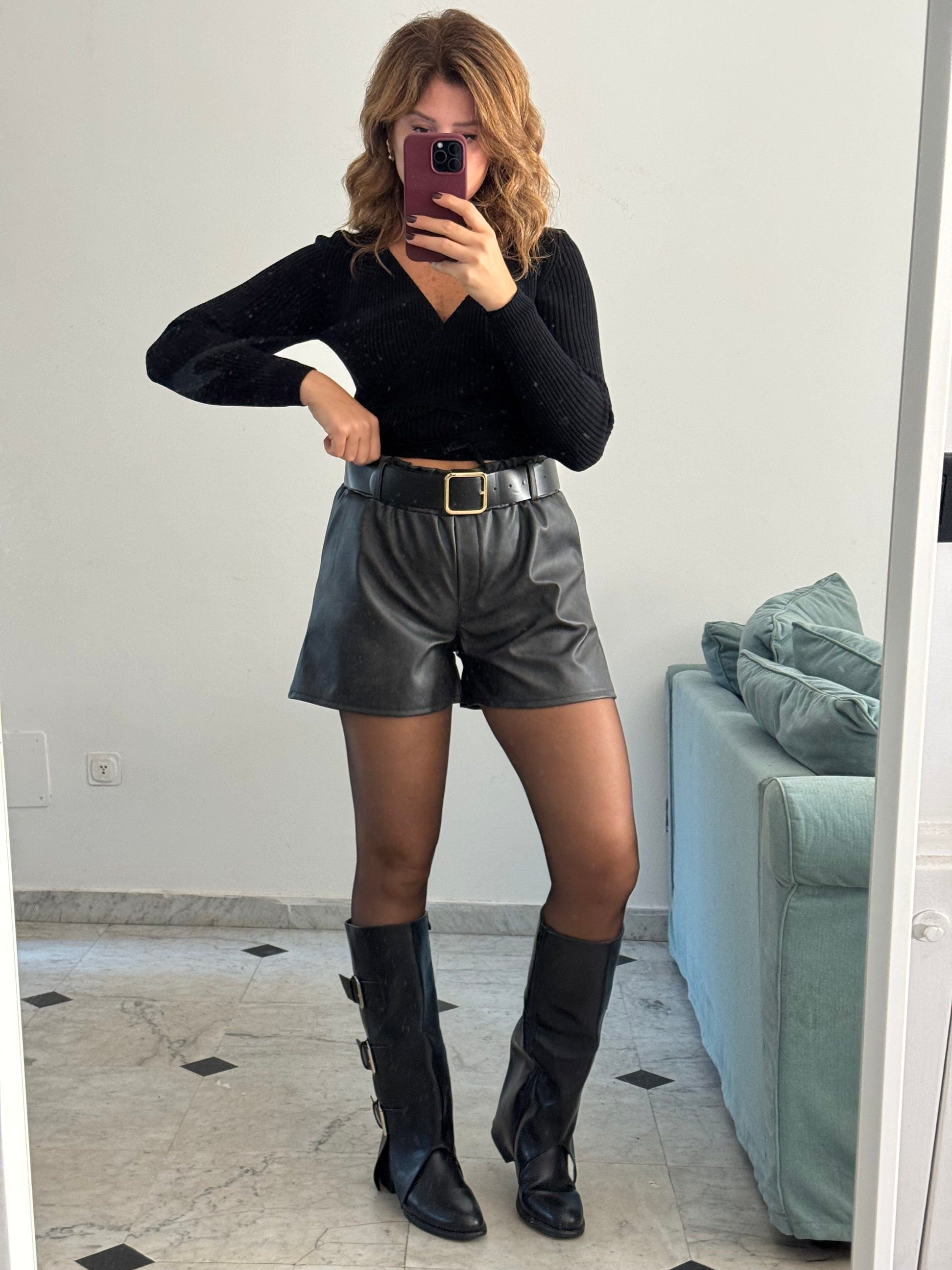 Pantaloncino ecopelle con cintura