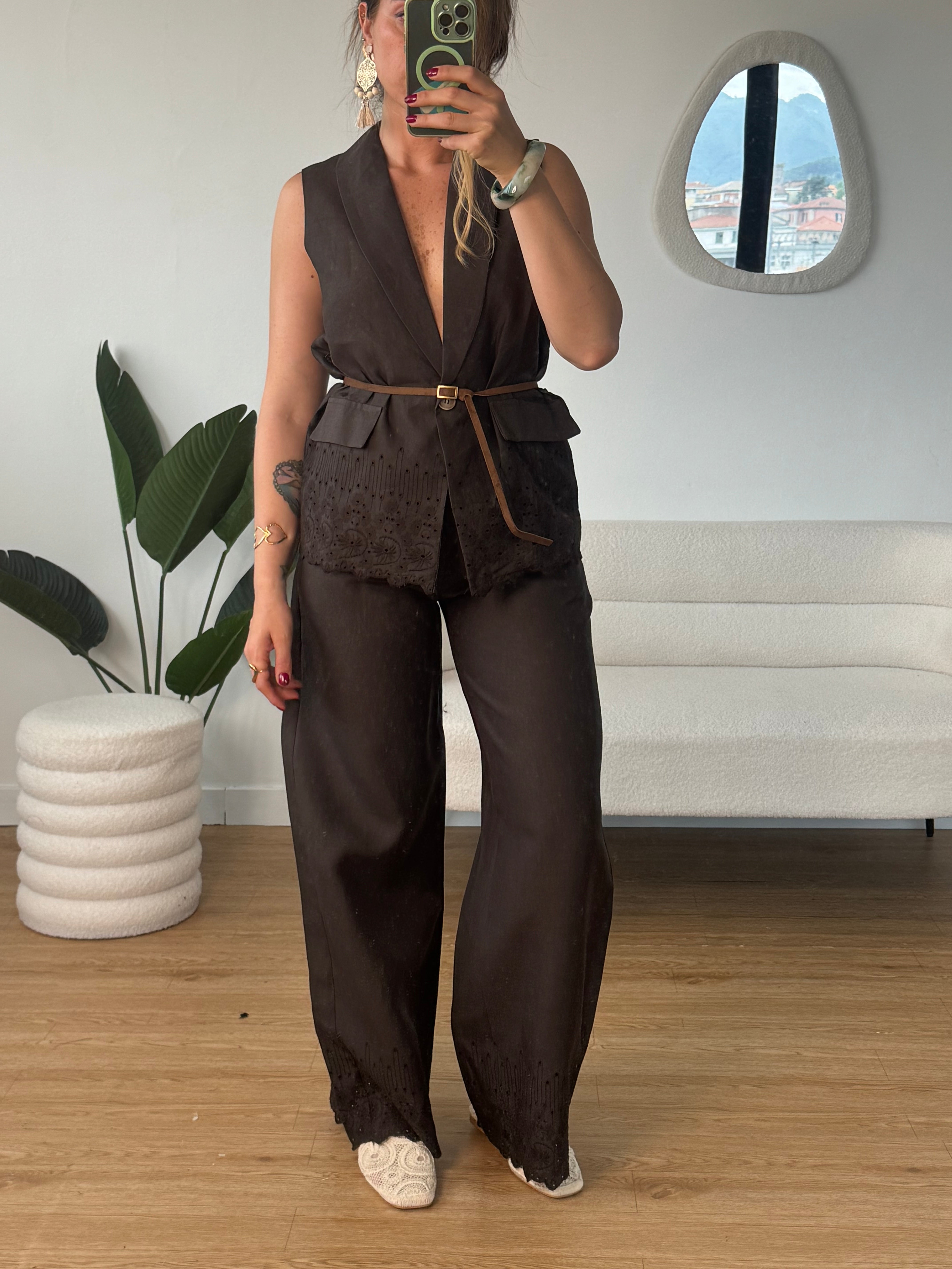 Coordinato lino con gilet ricamato