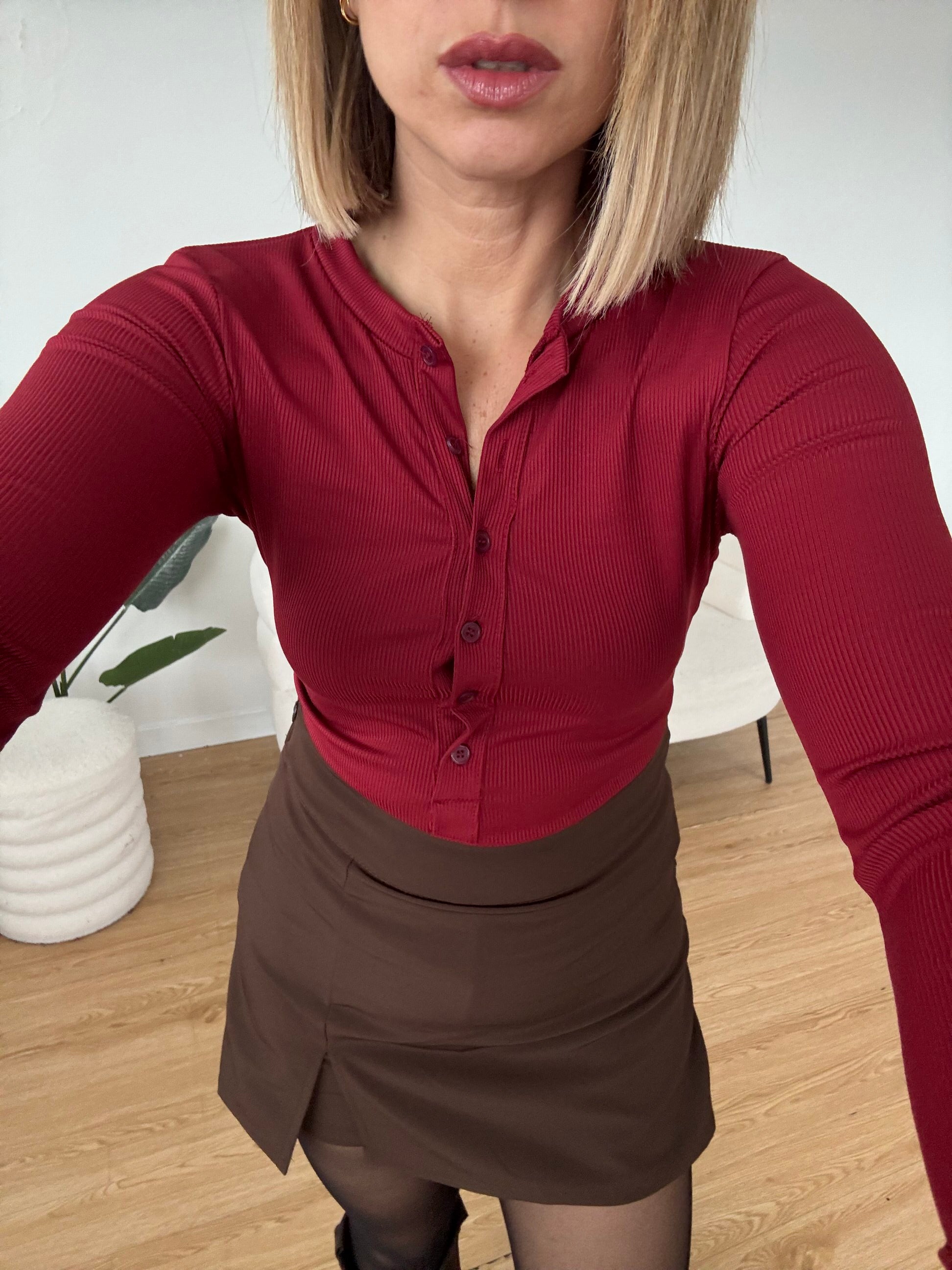 Maglia a costine con bottoni