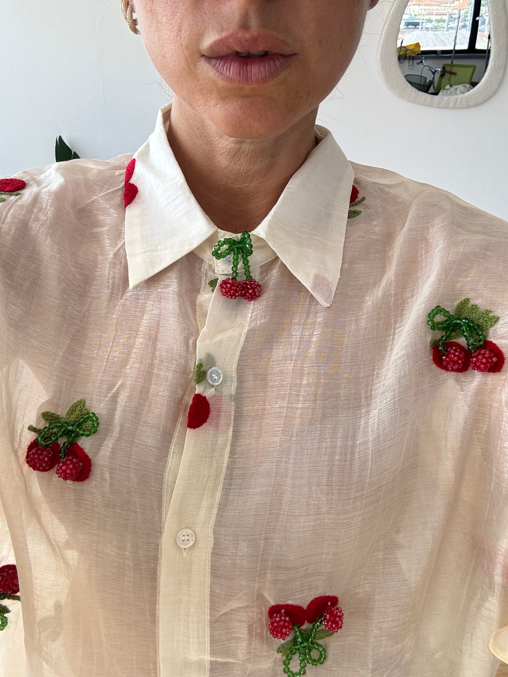 Completo ciliegie camicia con applicazioni