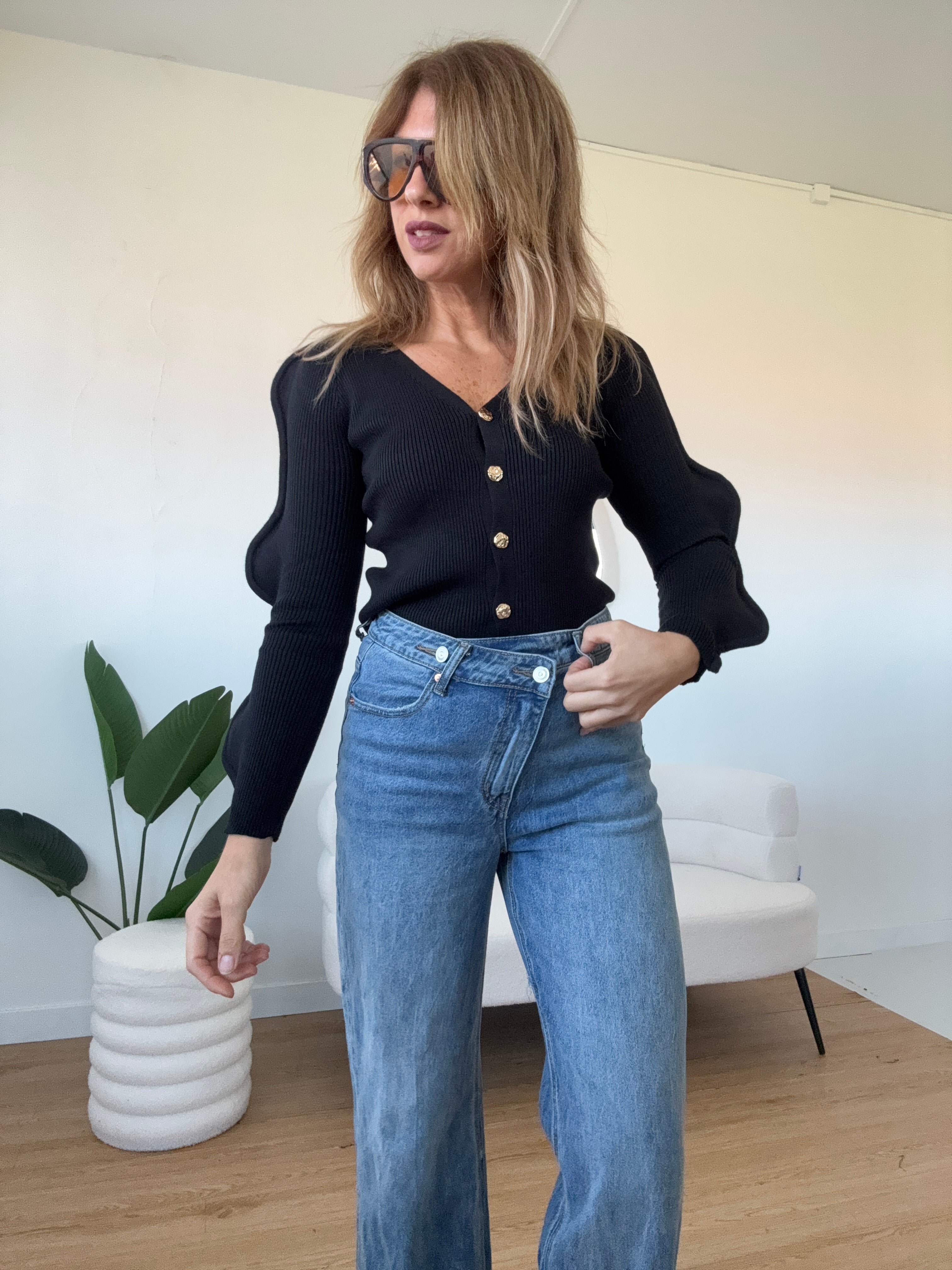 Cardigan dettaglio maniche e bottoni oro