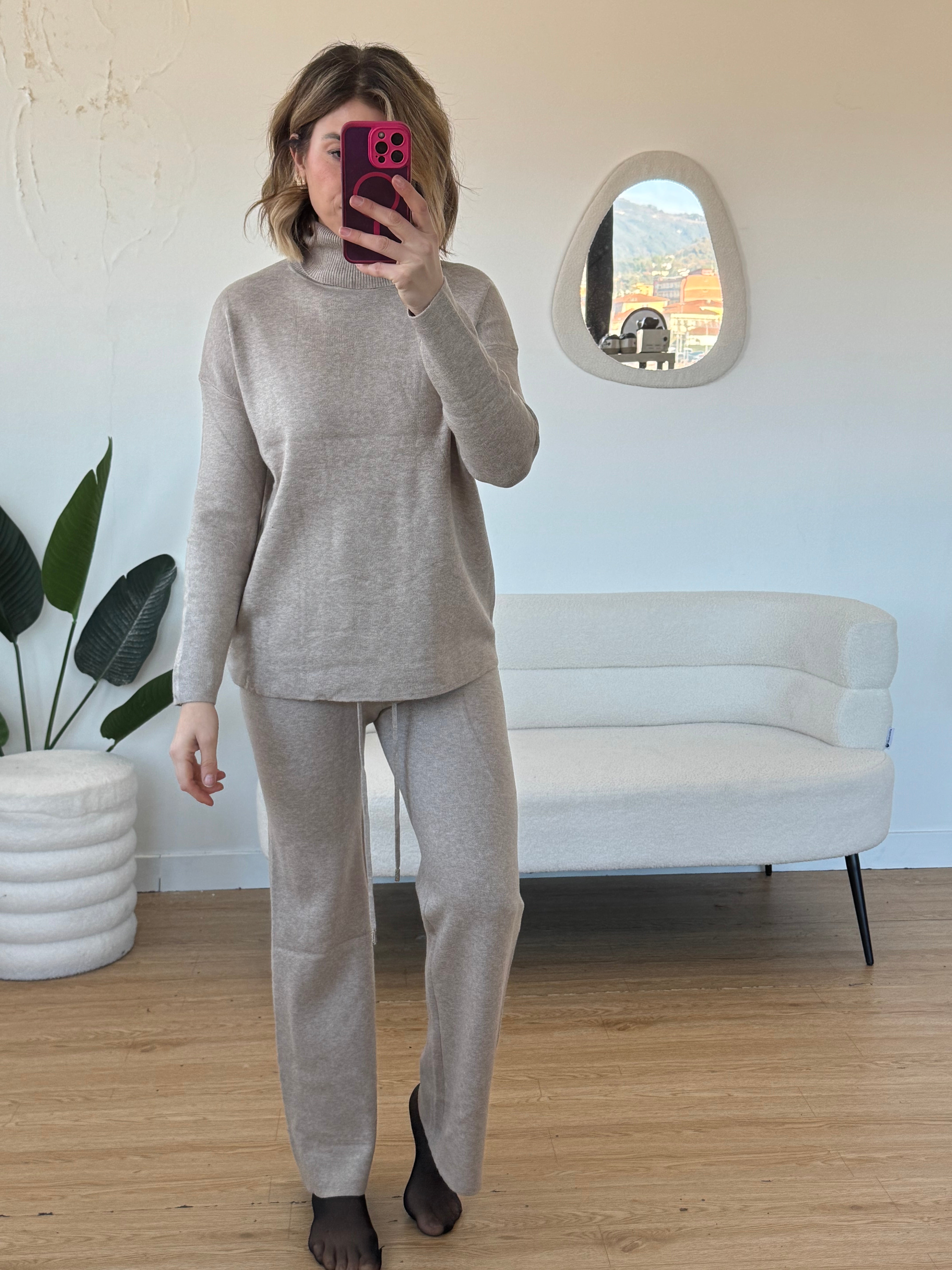 Completo in maglia collo alto