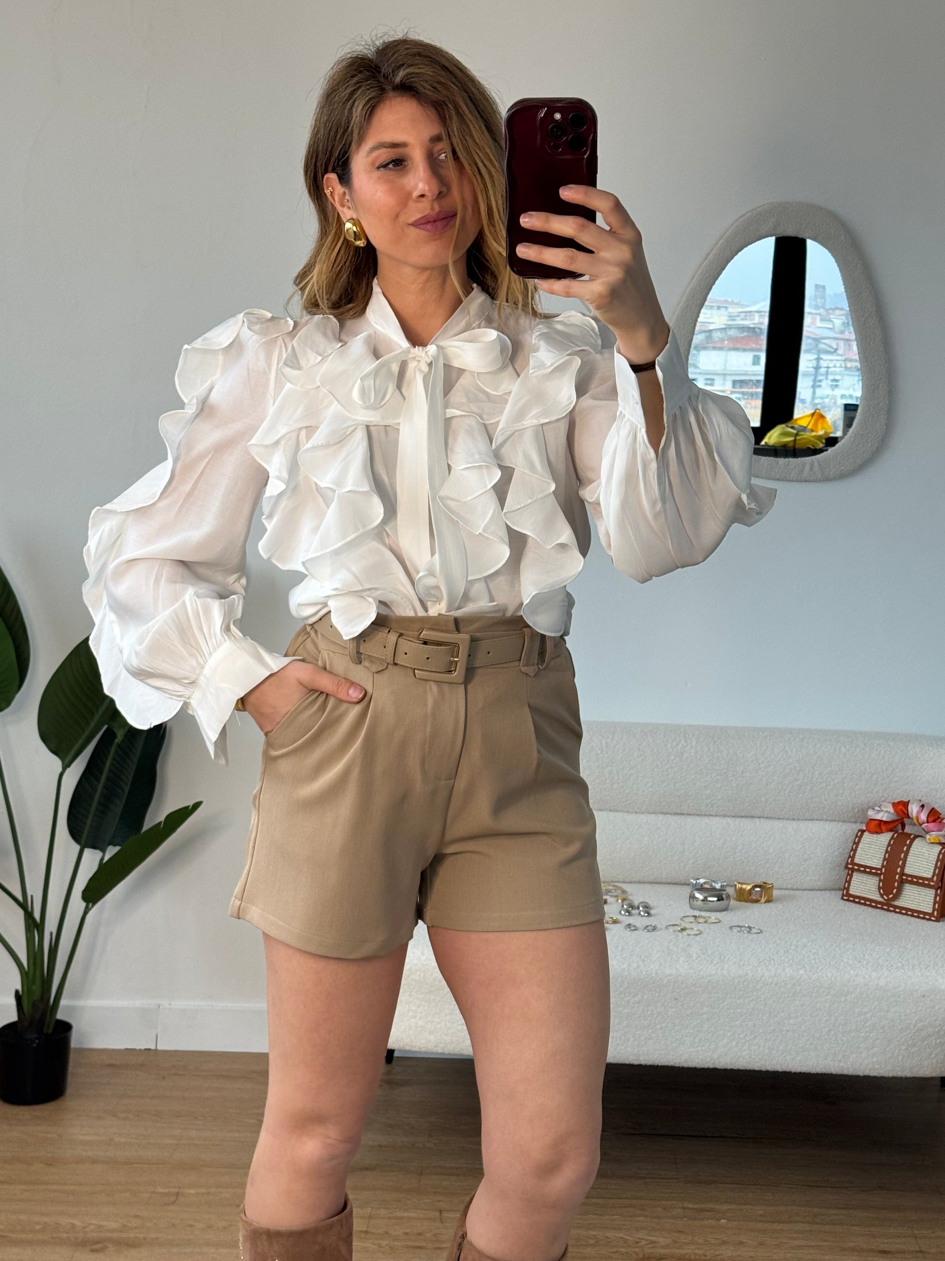 Shorts morbidi con cintura