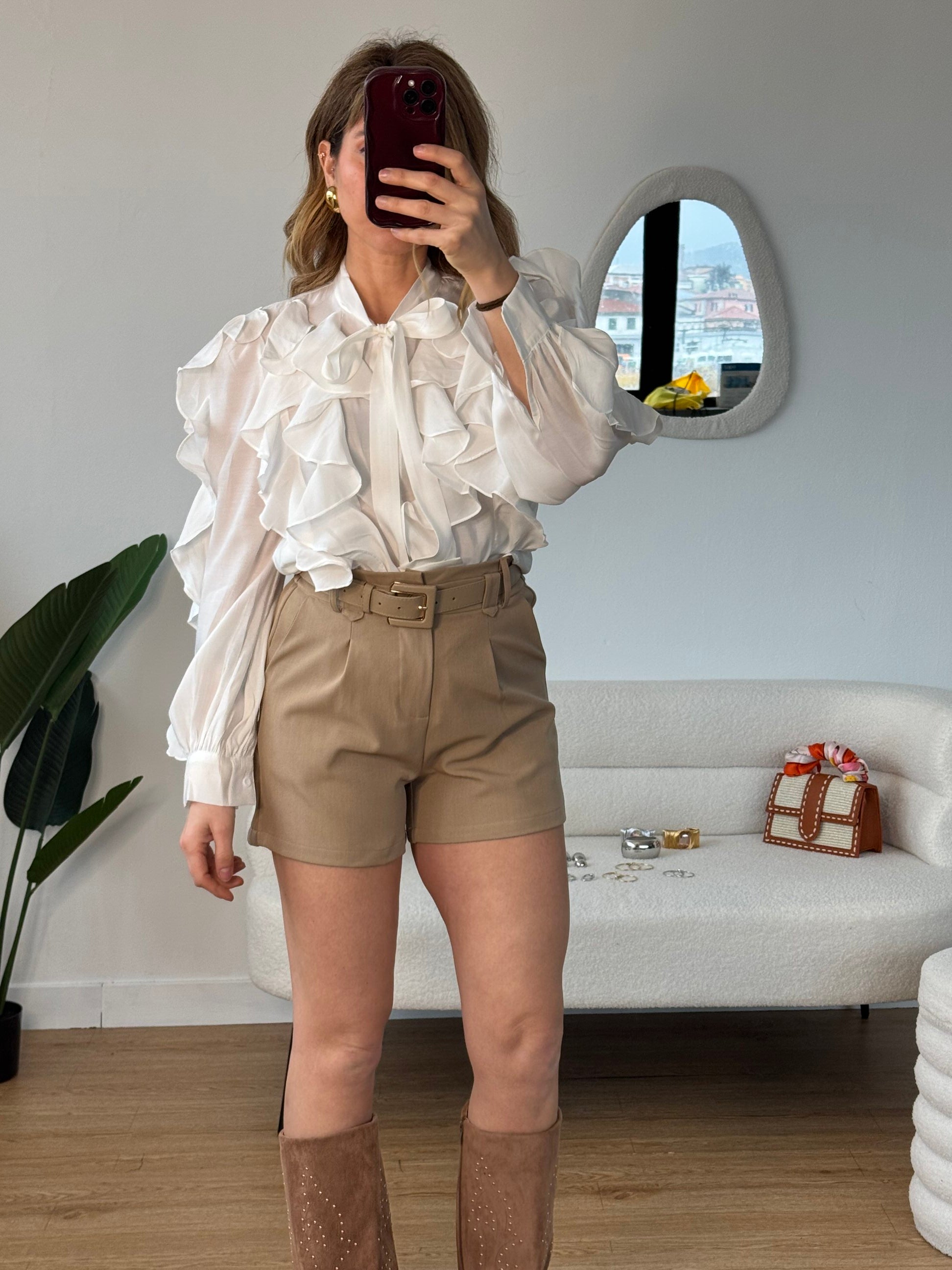 Shorts morbidi con cintura