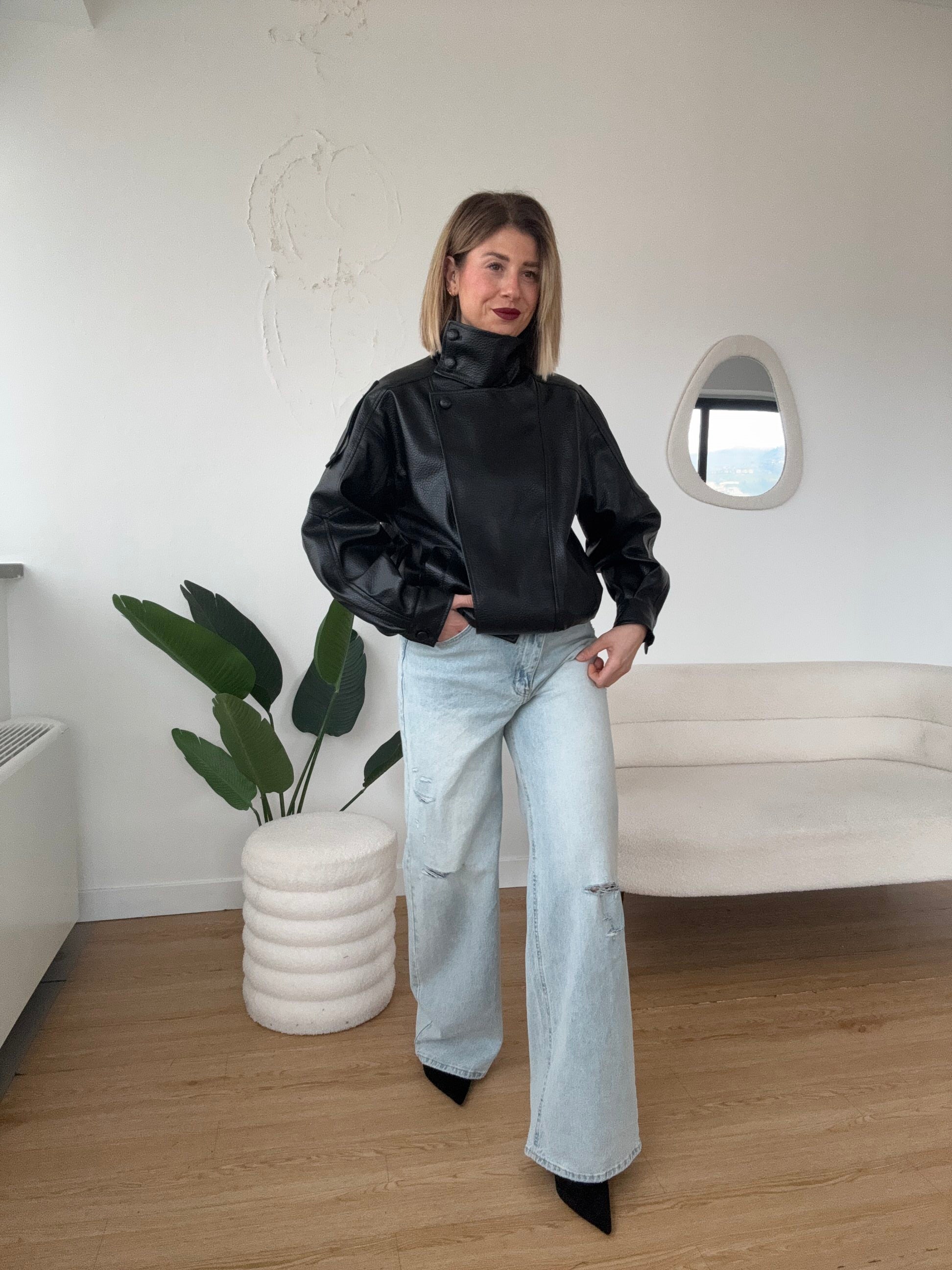 Chiodo ecopelle bottoni sul collo