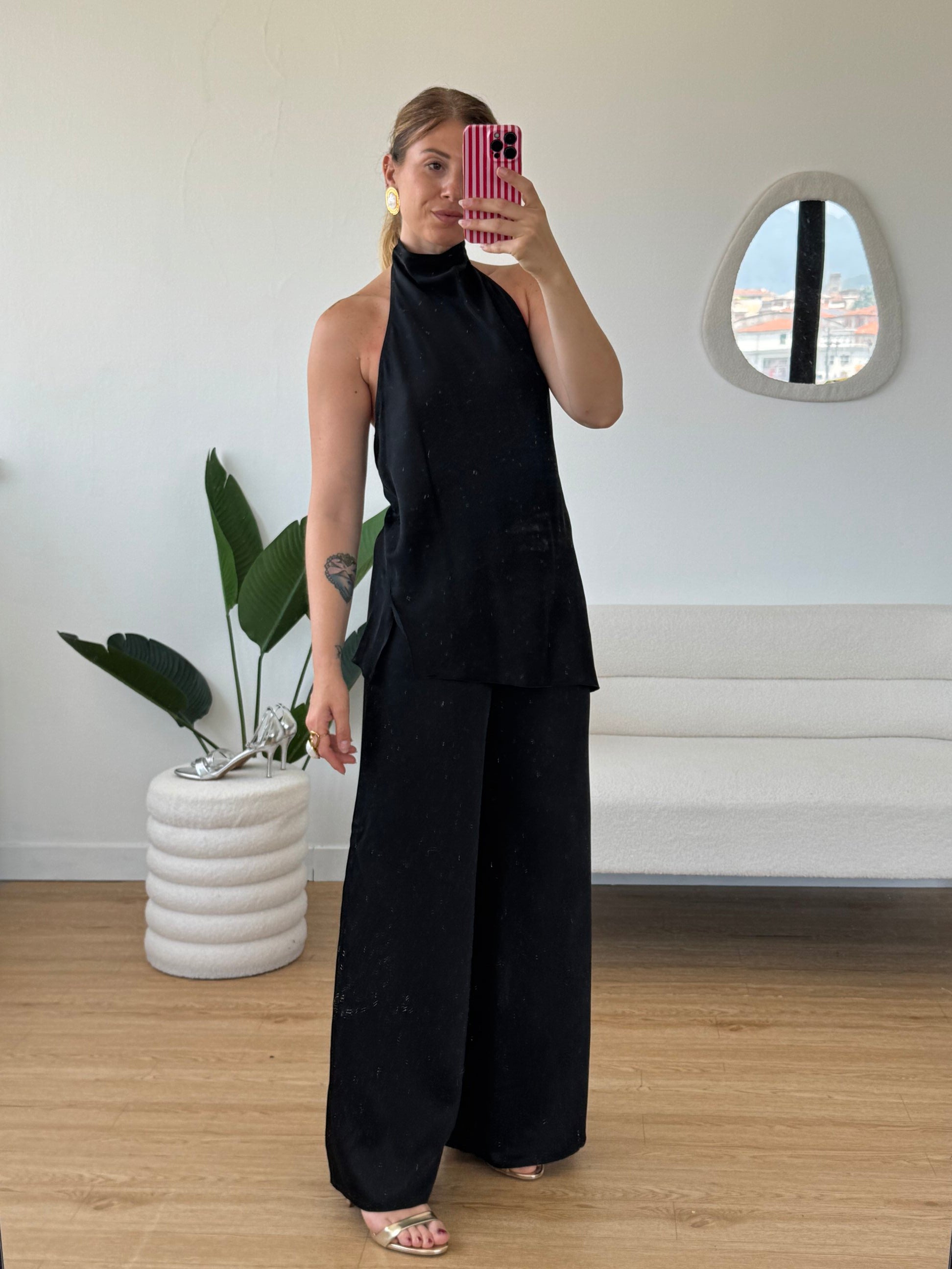 Top lungo effetto seta scollo halter nero by Lumina