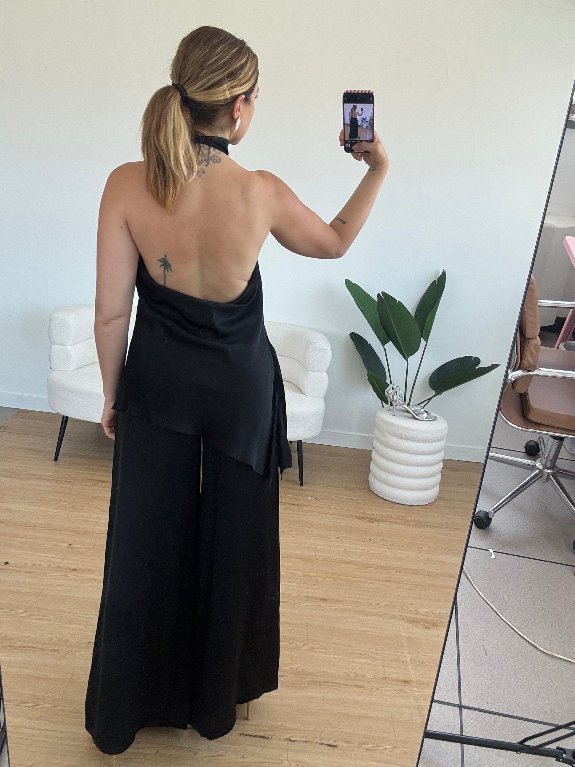 Top lungo effetto seta scollo halter nero by Lumina