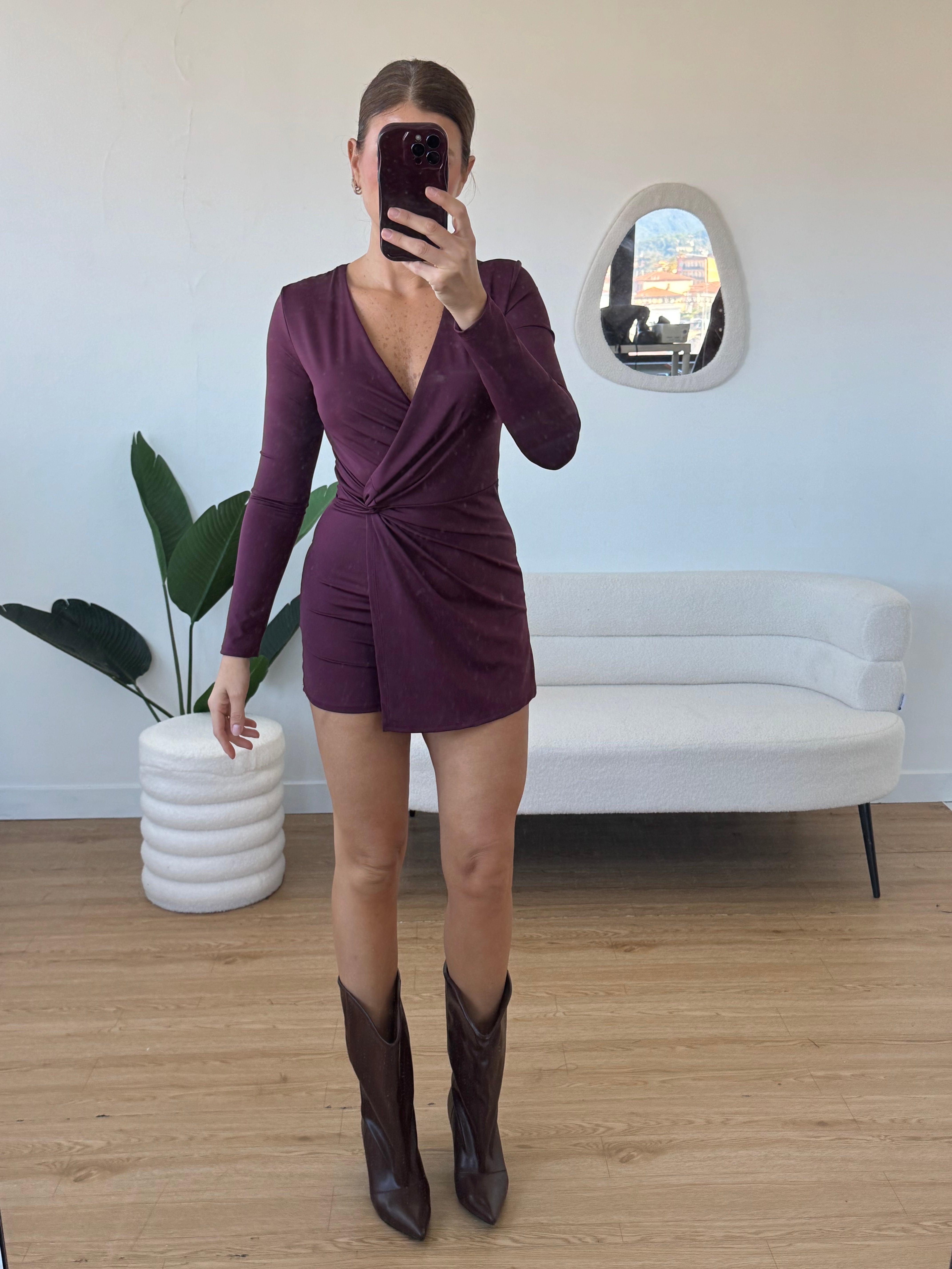 Tuta corta con pantagonna con nodo