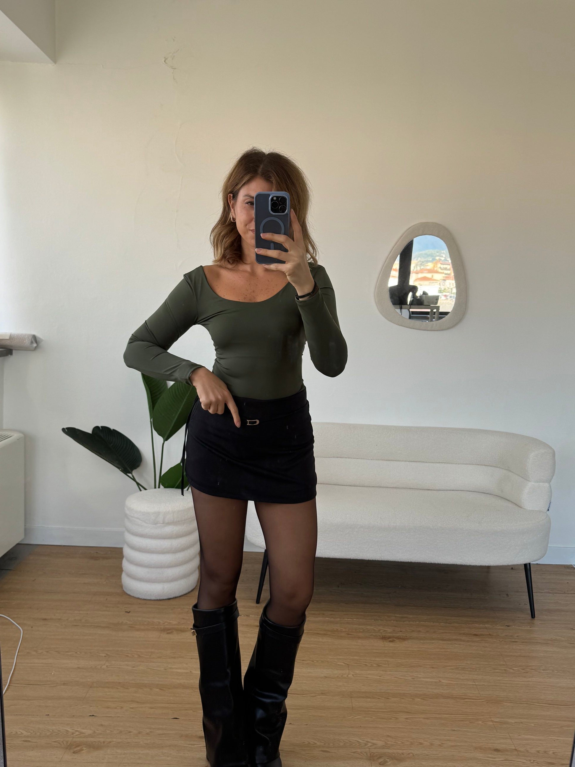 Body basico scollatura asimmetrica