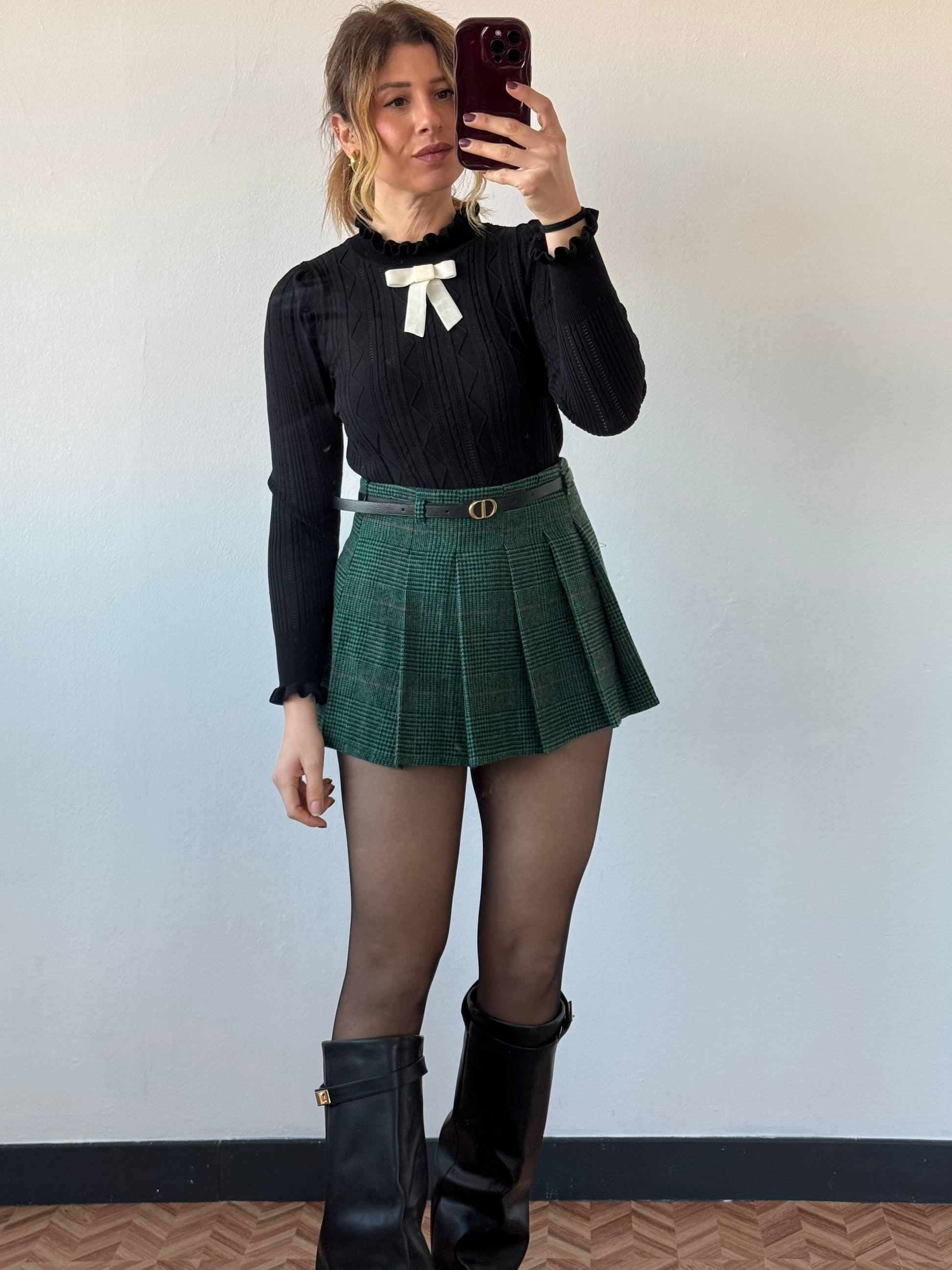 Gonna a pieghe verde con cinturino