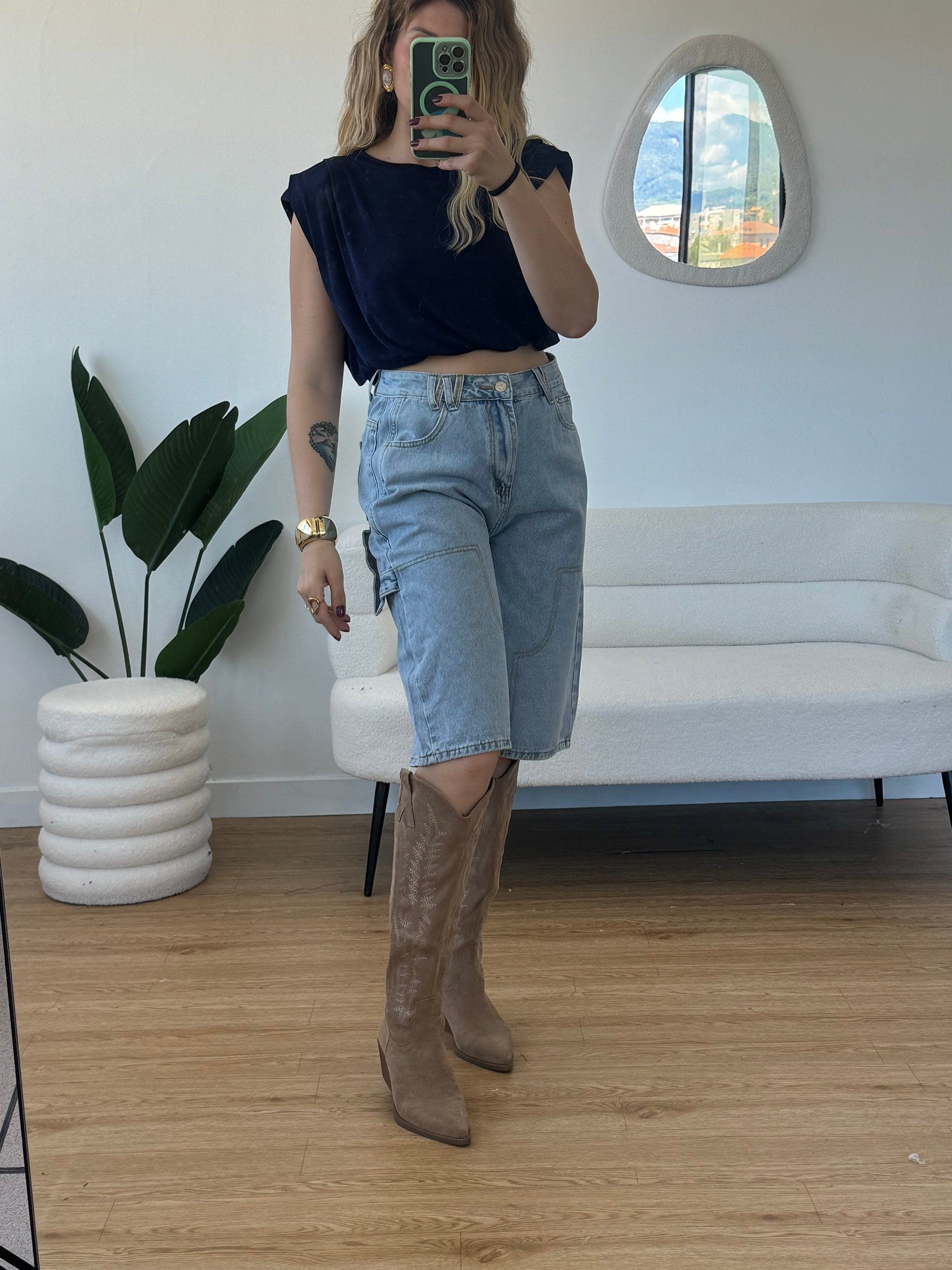 Bermuda denim modello cargo