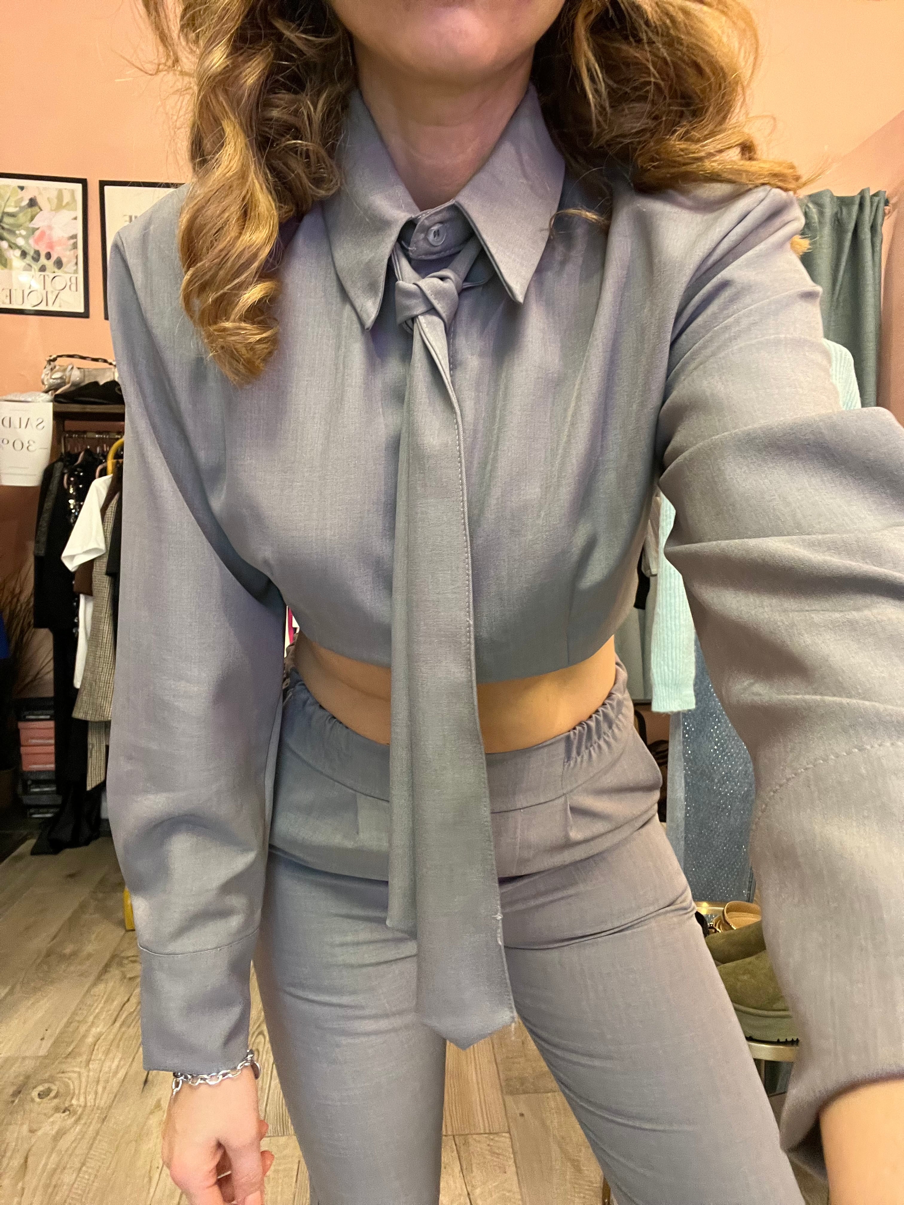 Camicia con cravatta crop completo Malaga