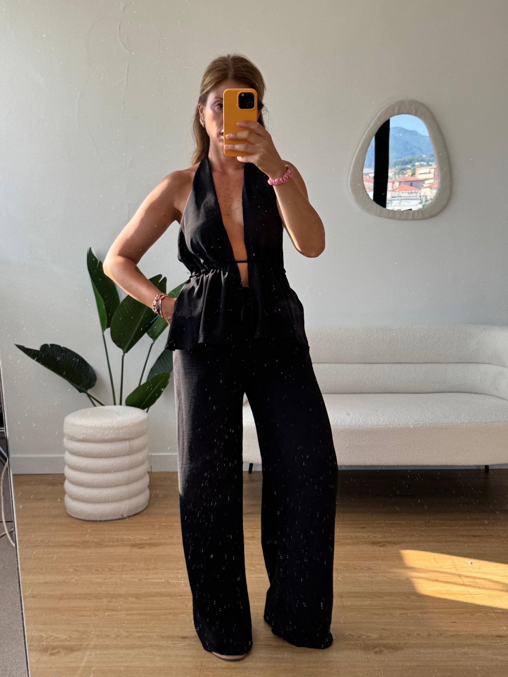 Completo top scollo halter e aperture