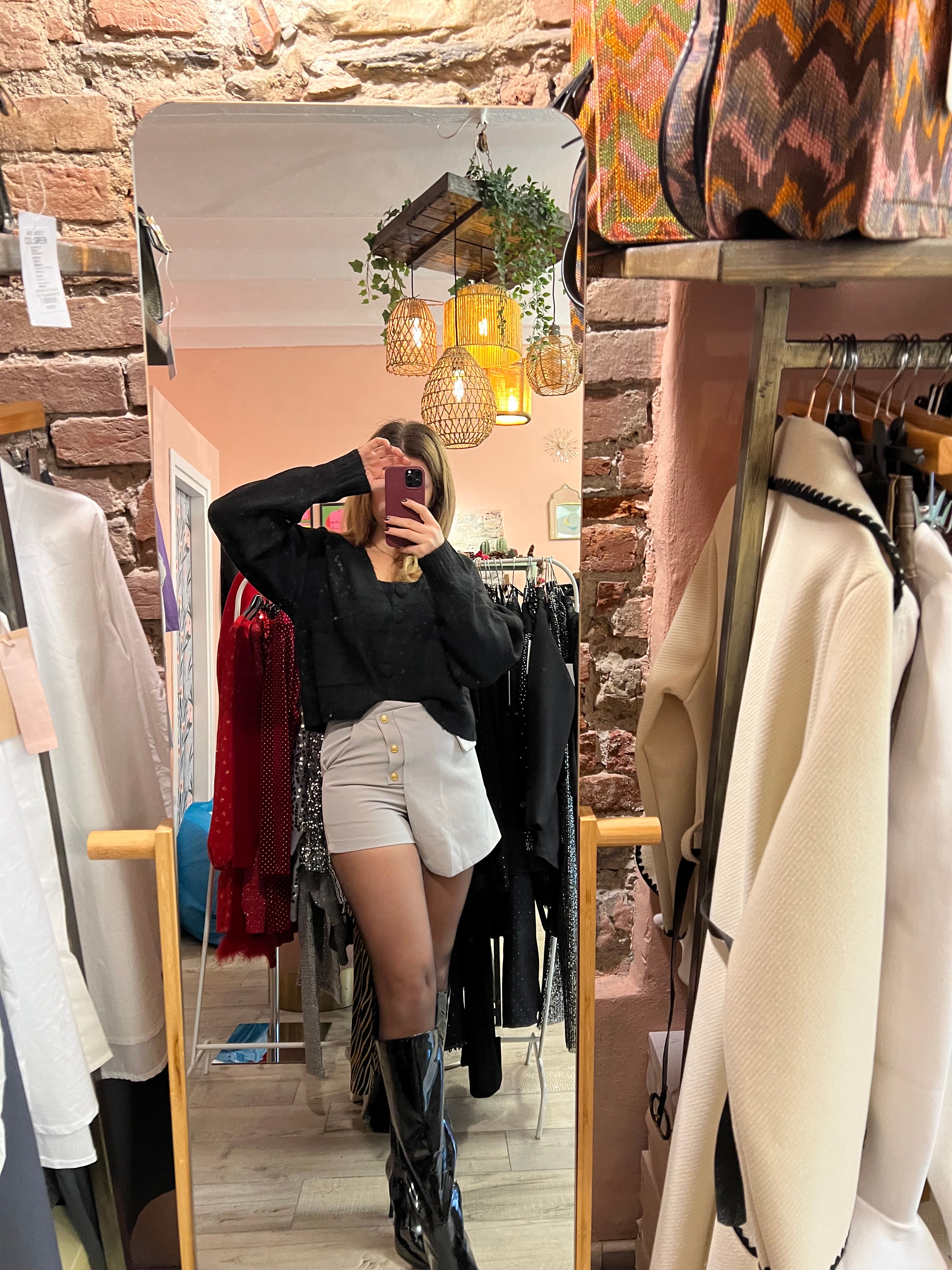 Pantagonna dettaglio bottoni