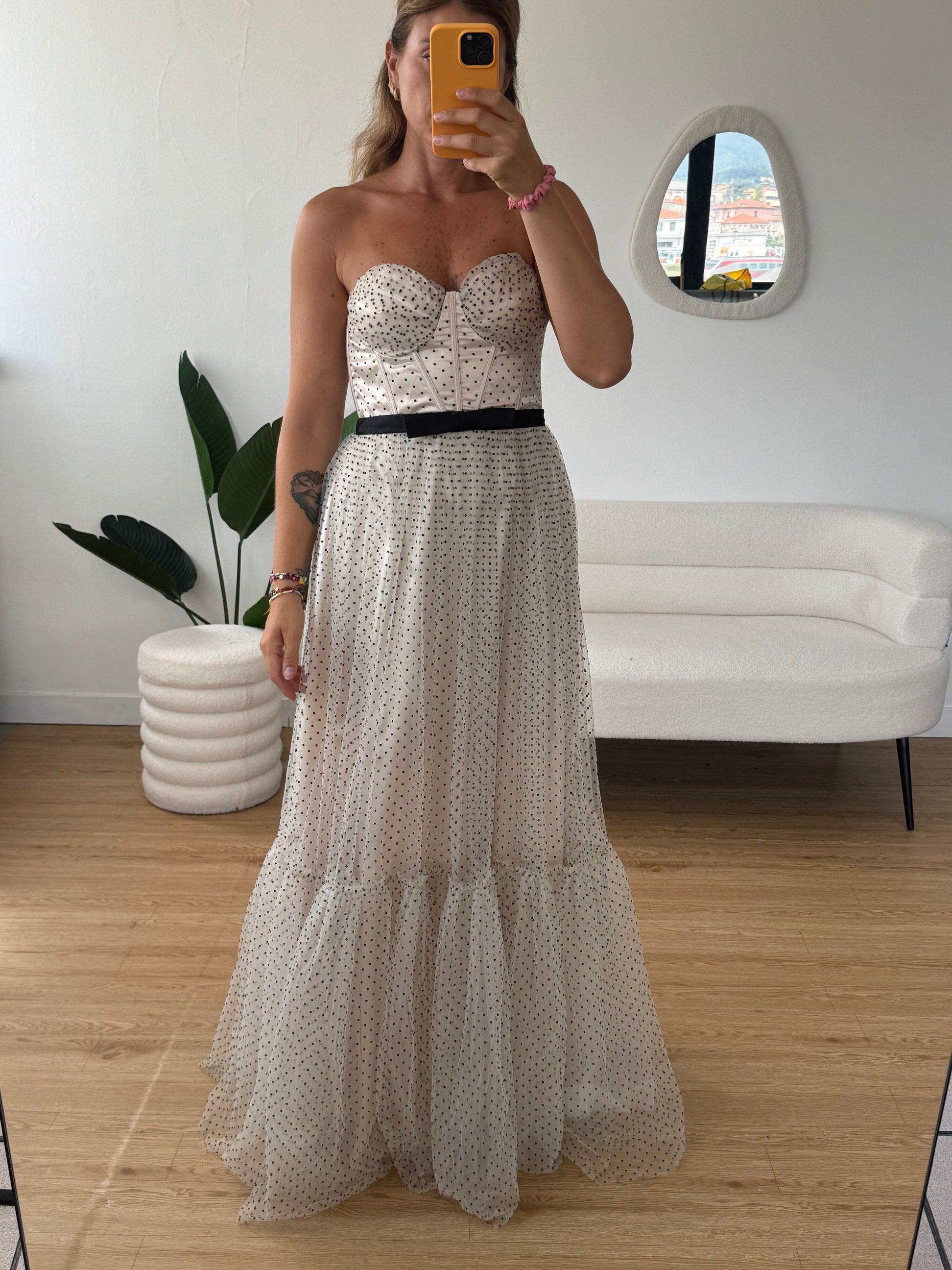 Abito lungo in tulle a pois