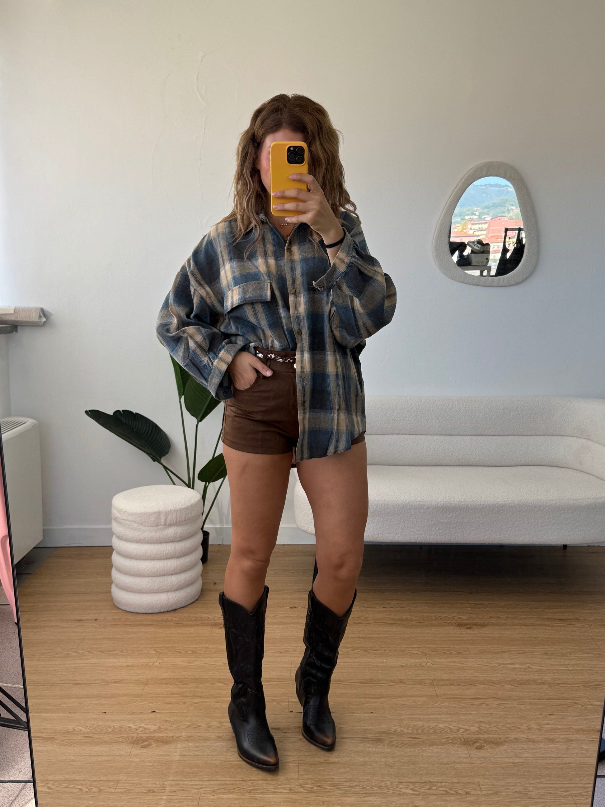 Shorts suede con foulard
