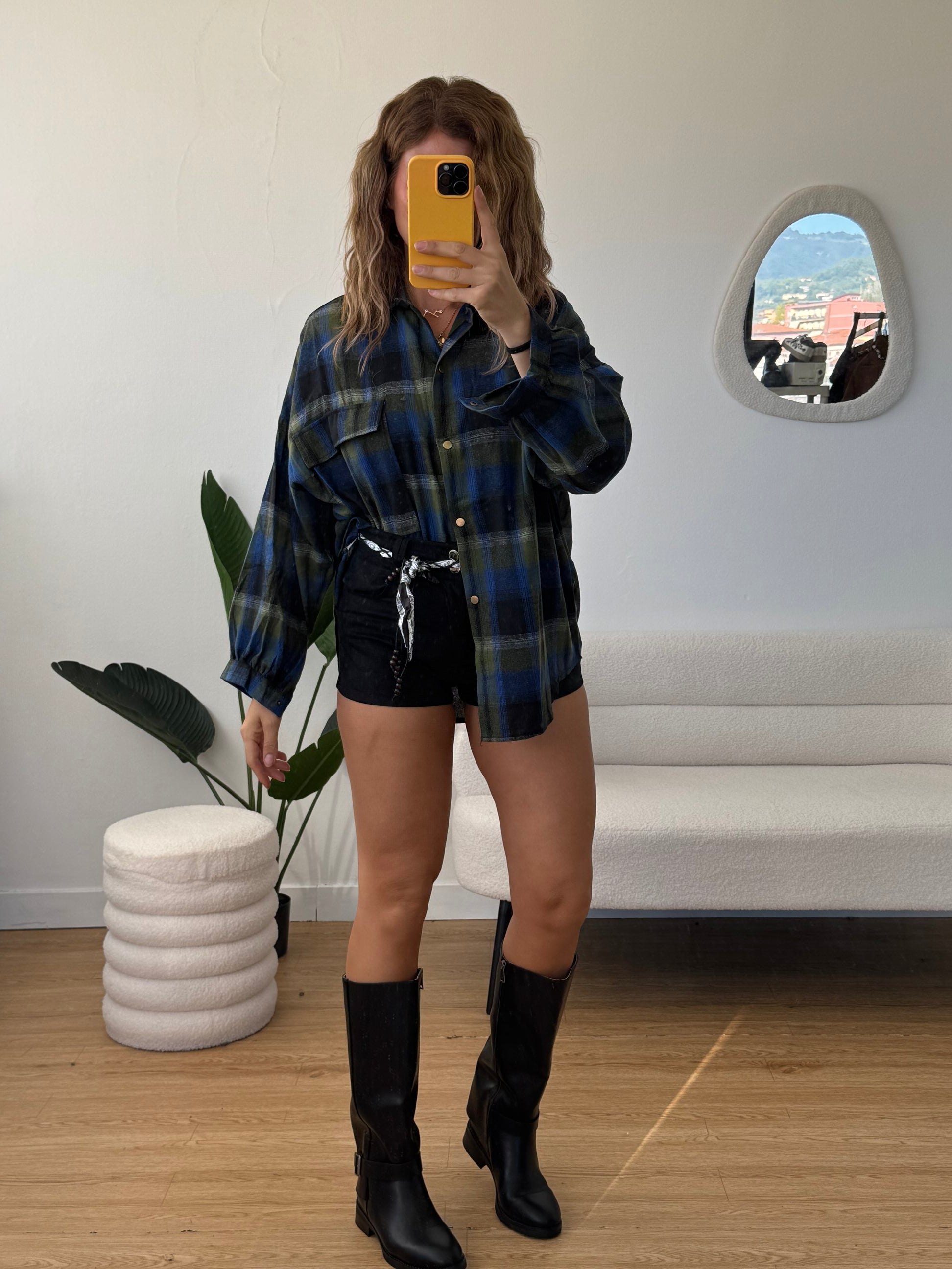 Shorts suede con foulard