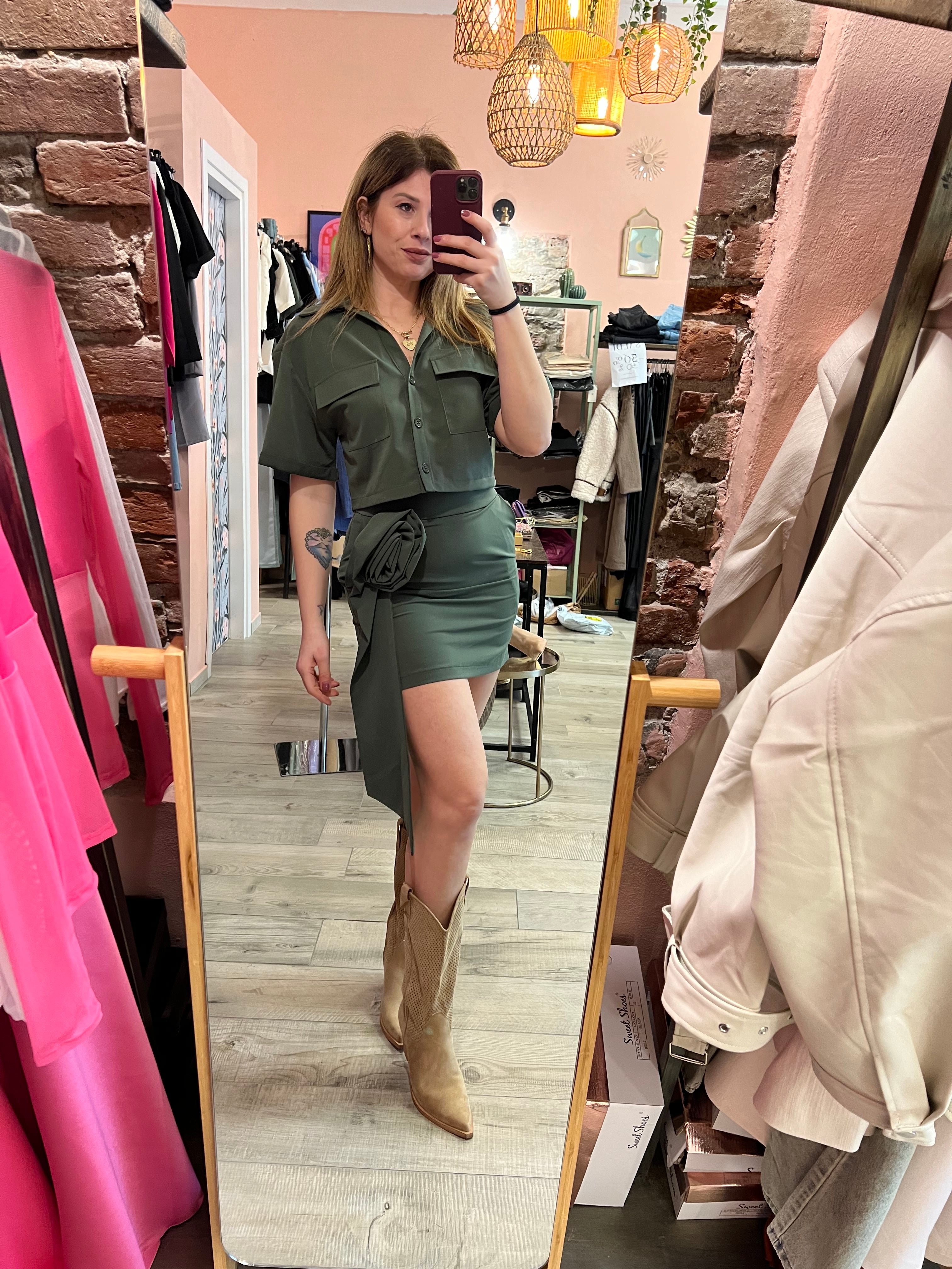 Gonna Lumina con rosa applicata