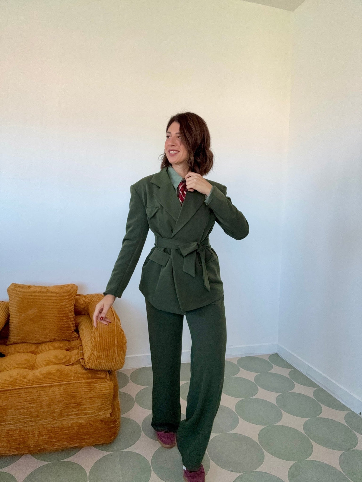 Tailleur con blazer doppio petto e cinta - GGlam