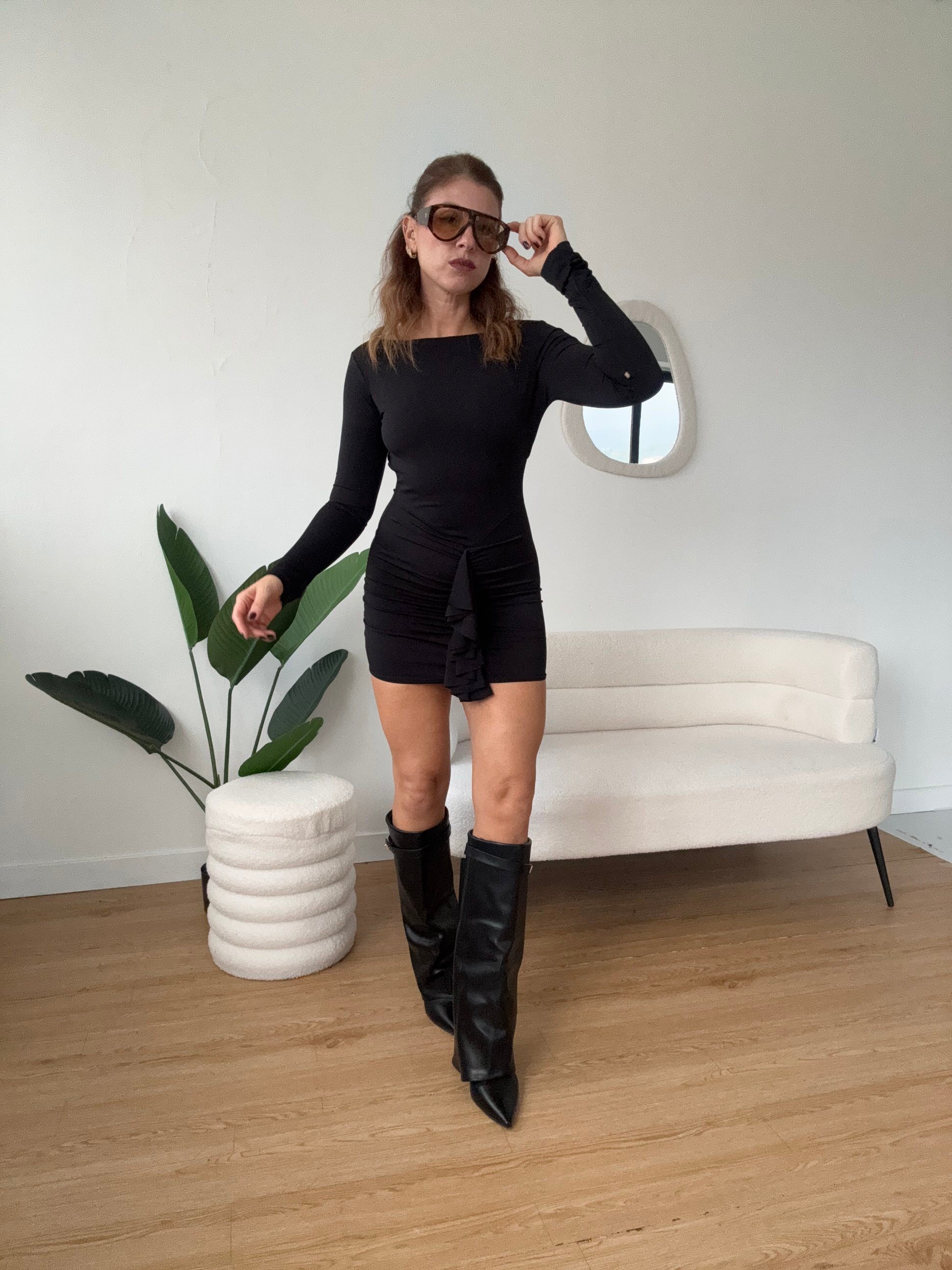 Abito corto schiena scoperta