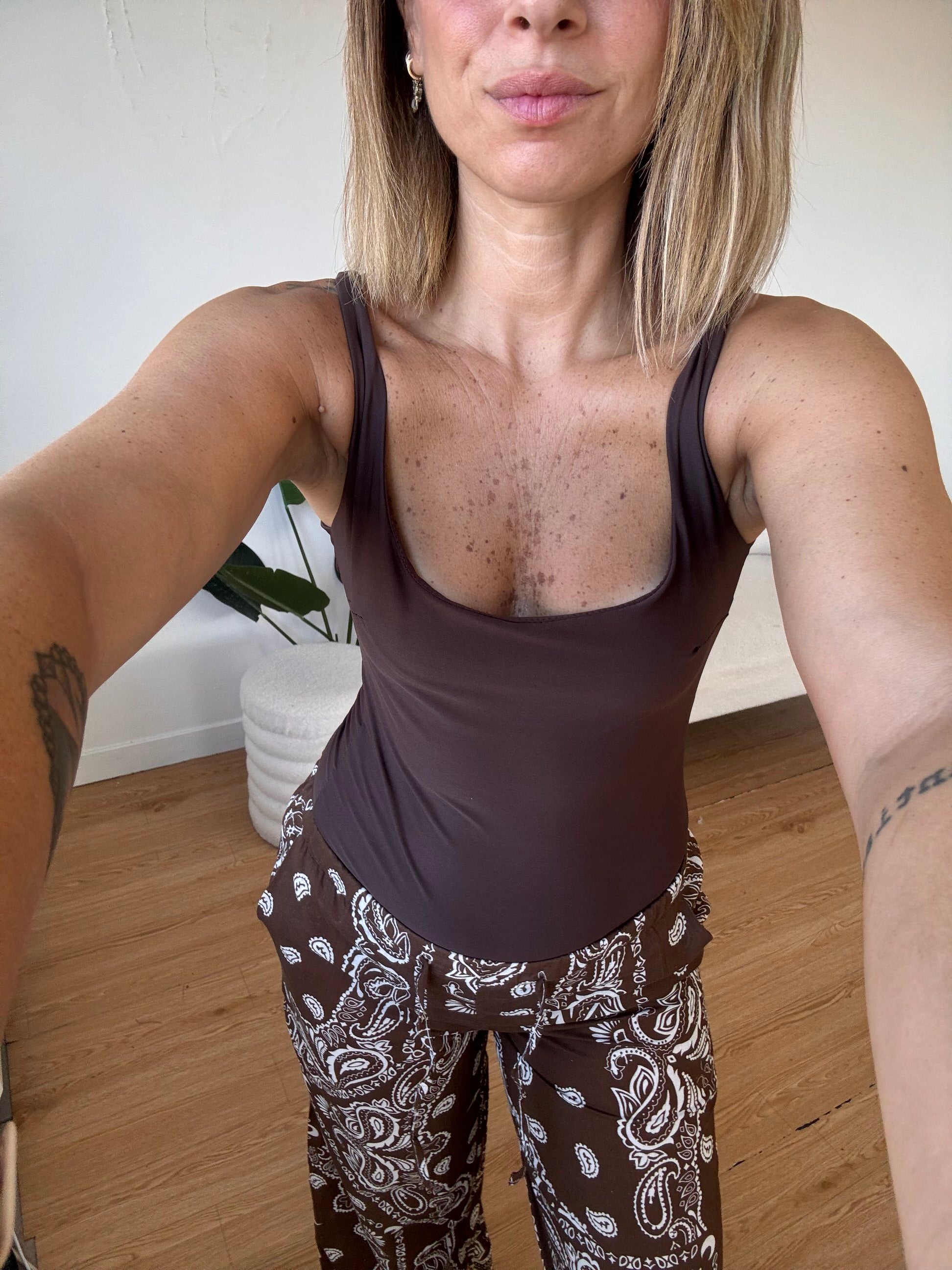 Body basic scollato