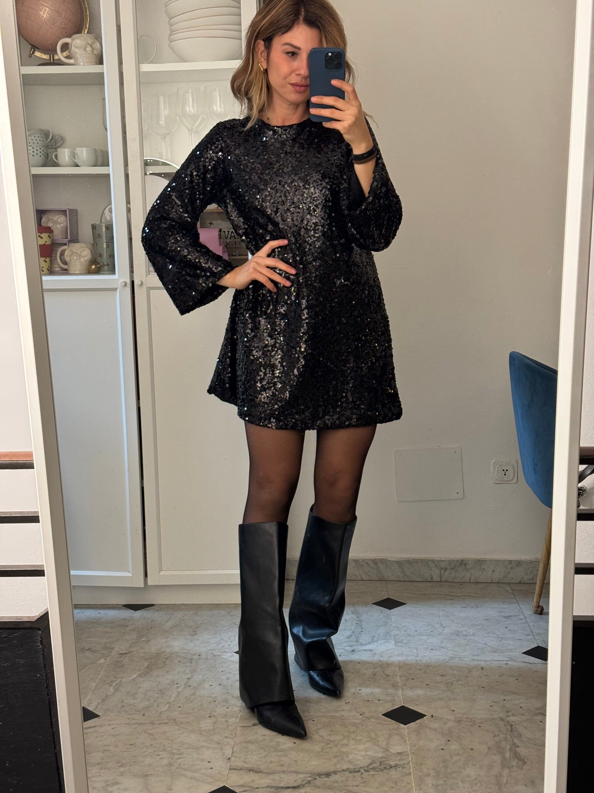 Abito paillettes con fiocco