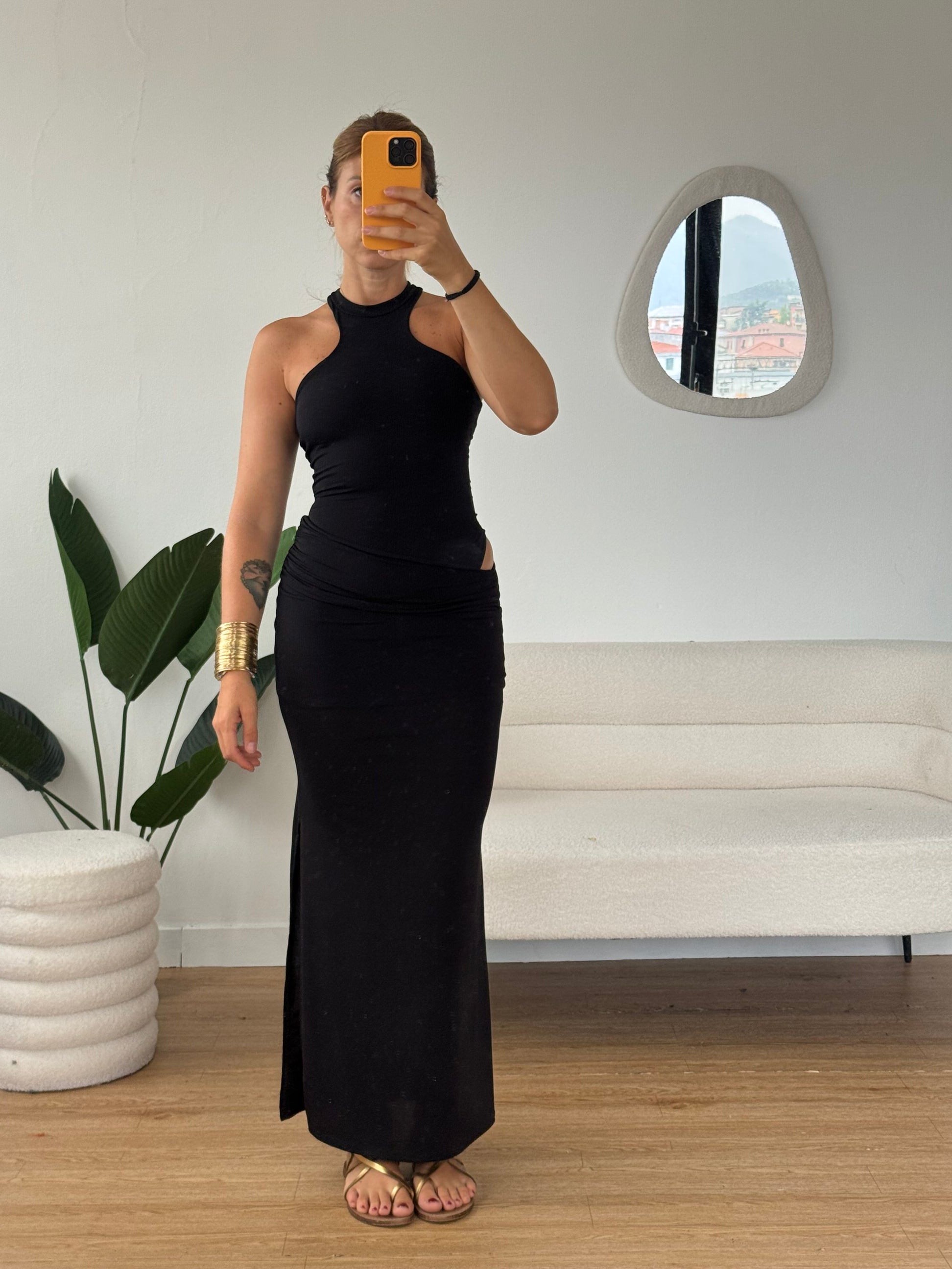 Abito lungo cut out sul fianco