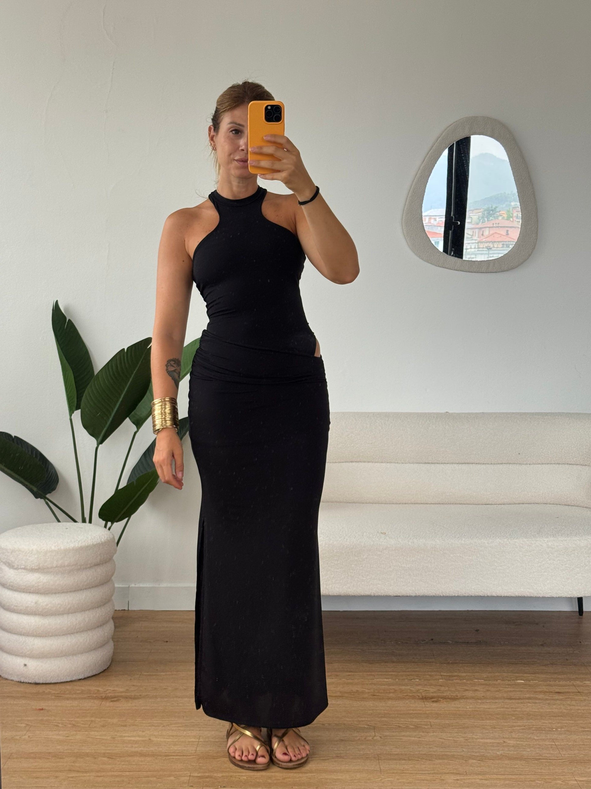 Abito lungo cut out sul fianco