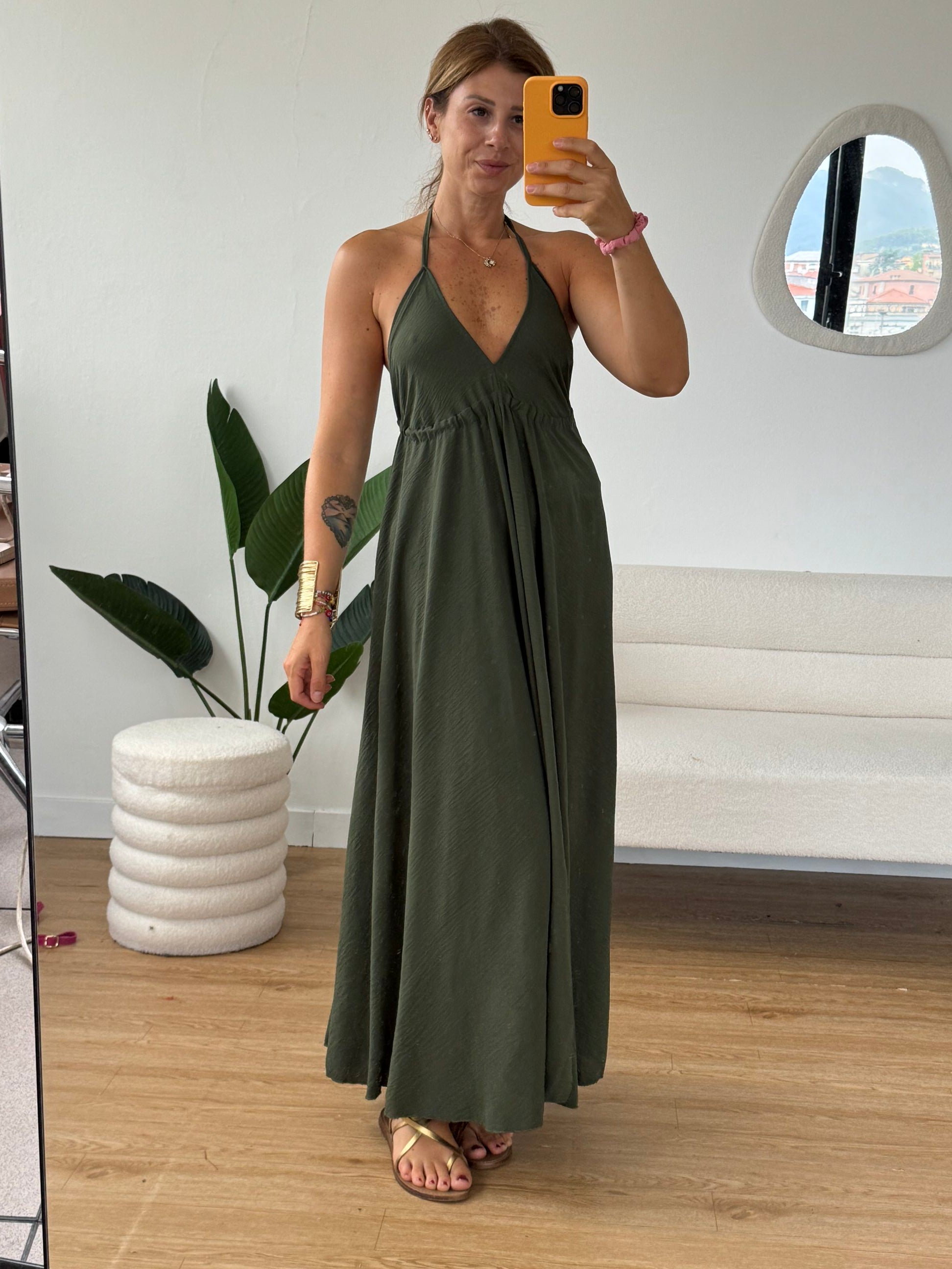 Vestito lungo scollo a V sulla schiena