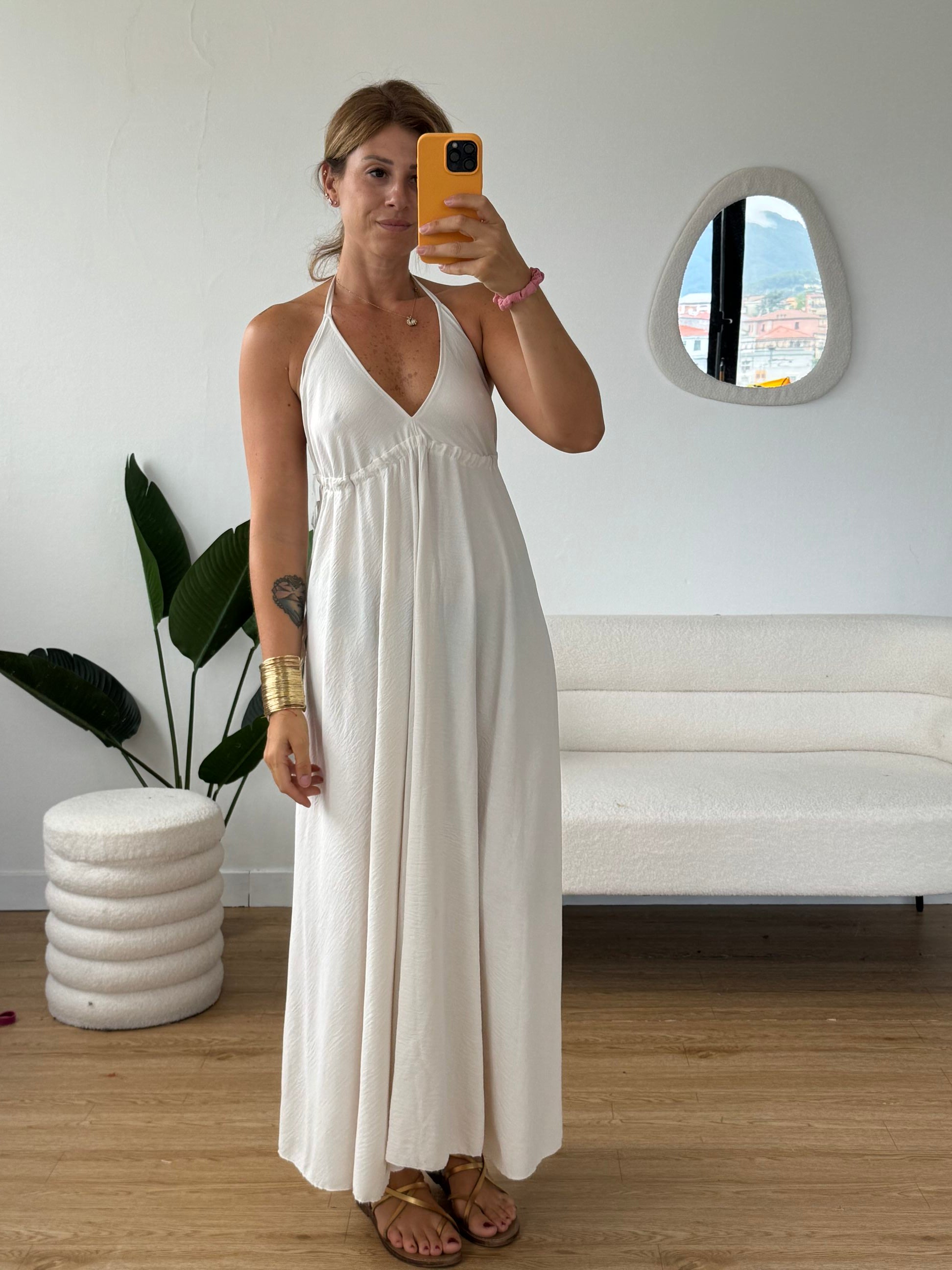 Vestito lungo scollo a V sulla schiena