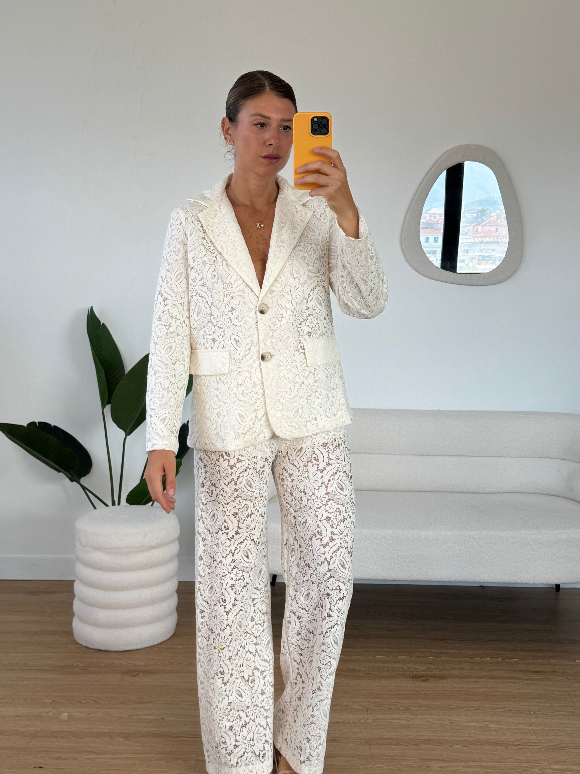 Tailleur in pizzo bianco