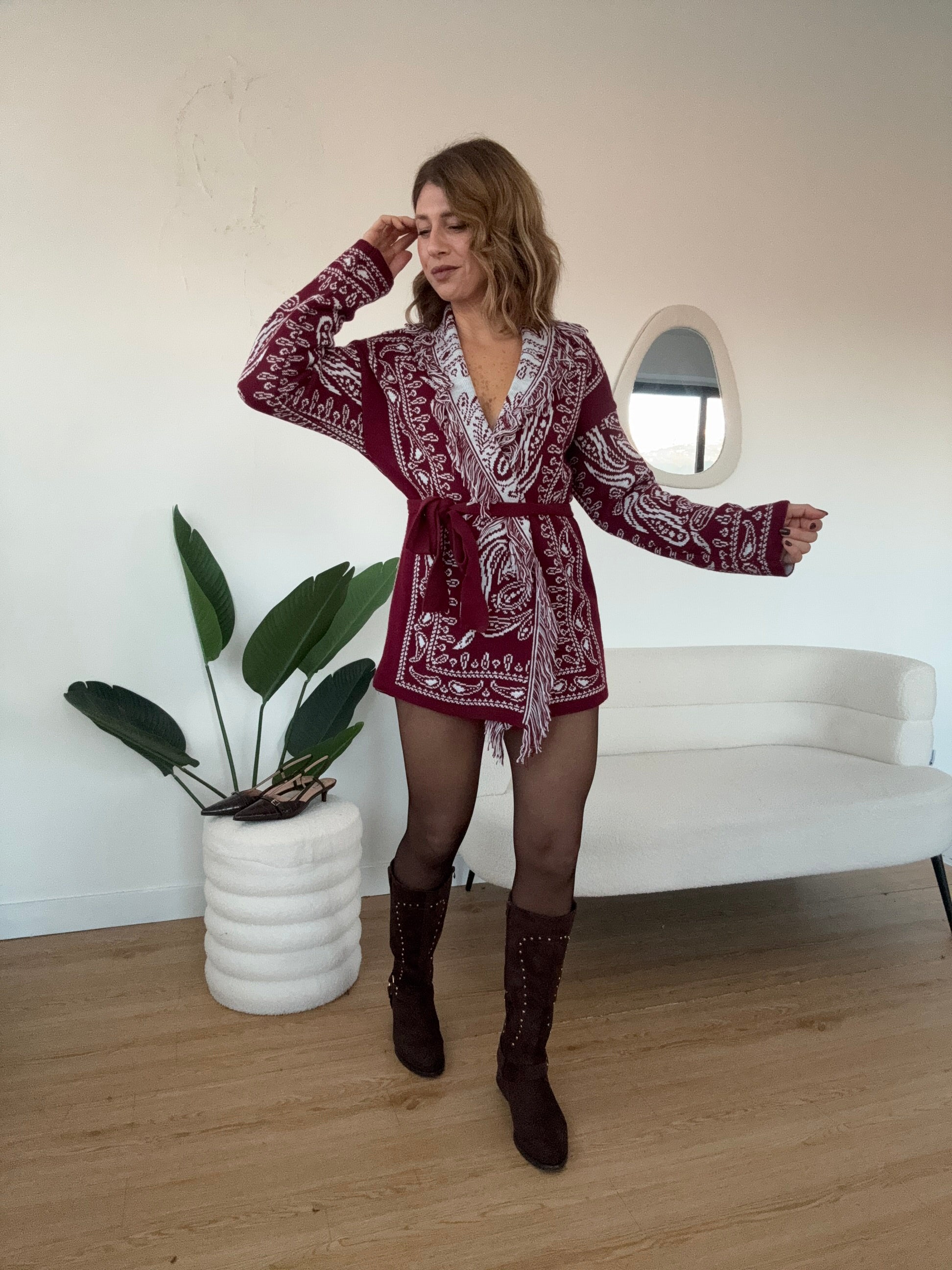 Cardigan con frange e cintura bordeaux