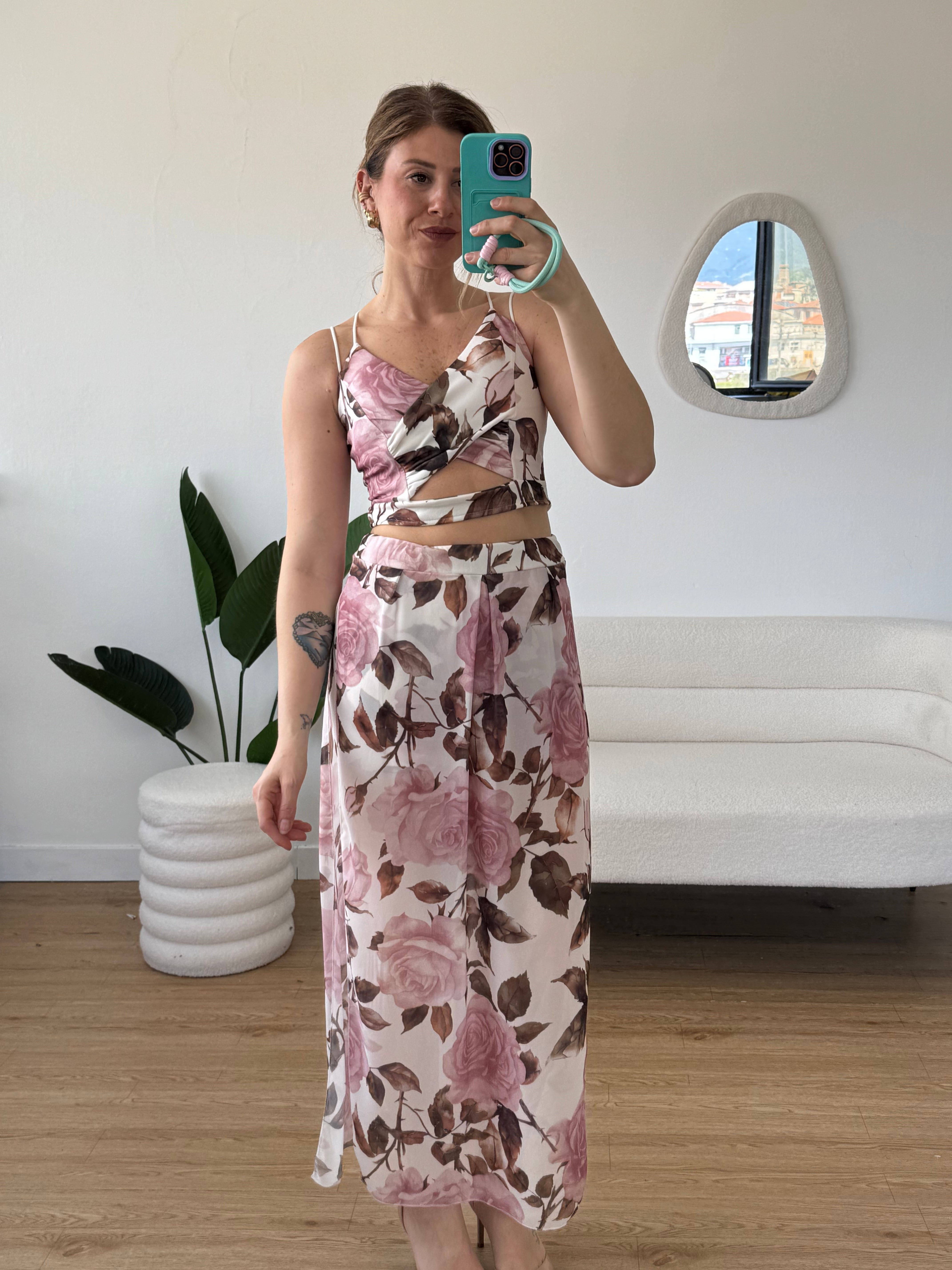 Completo top gonna con shorts a fiori