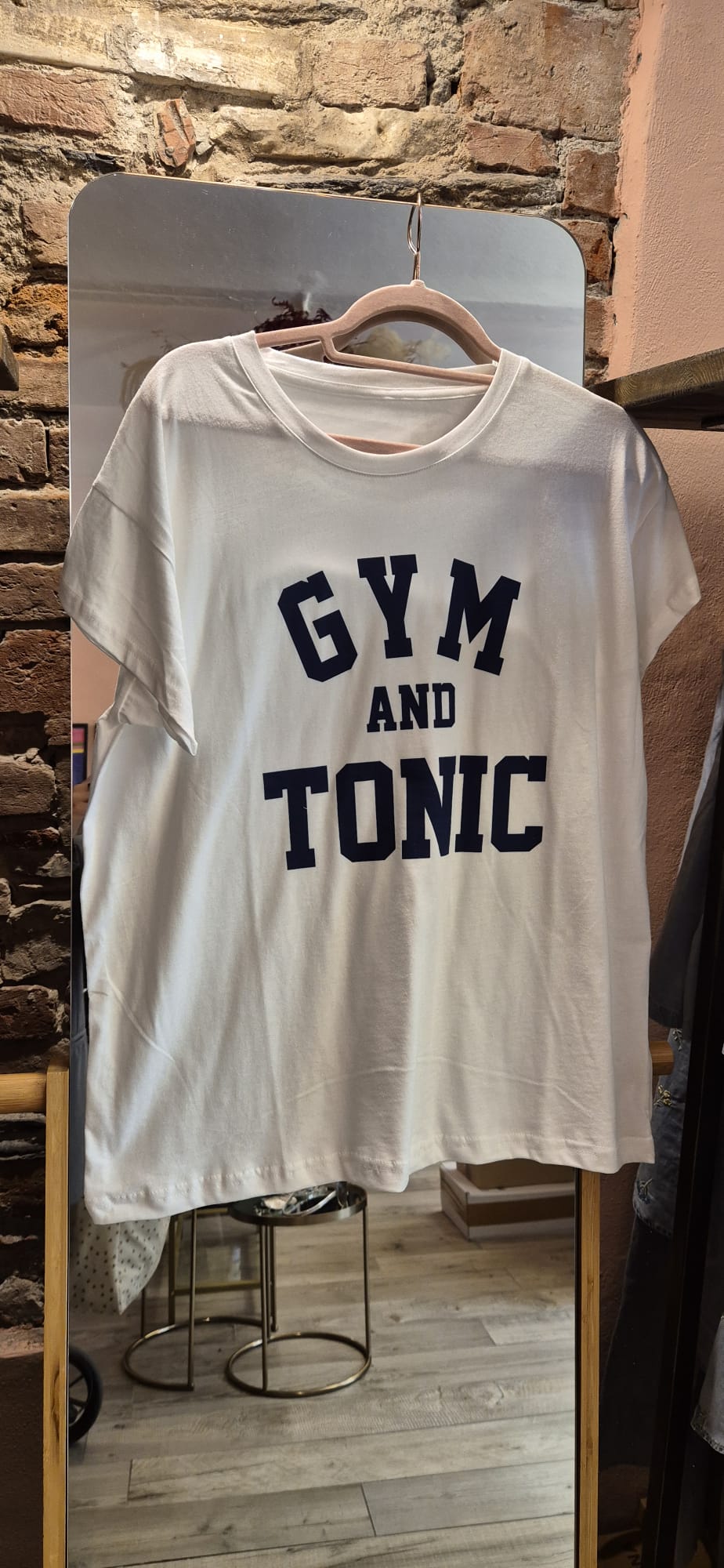 T-shirt gym and tonic