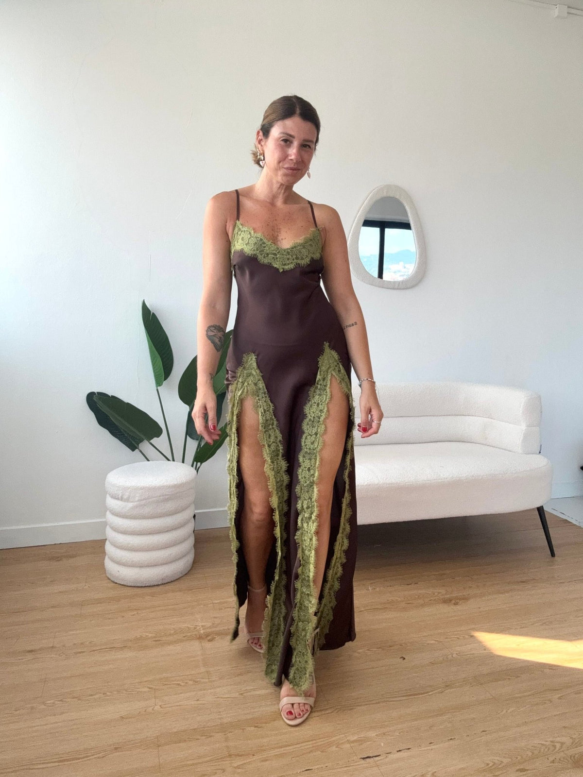 Abito doppio spacco effetto seta lungo con pizzo - G.Glamour